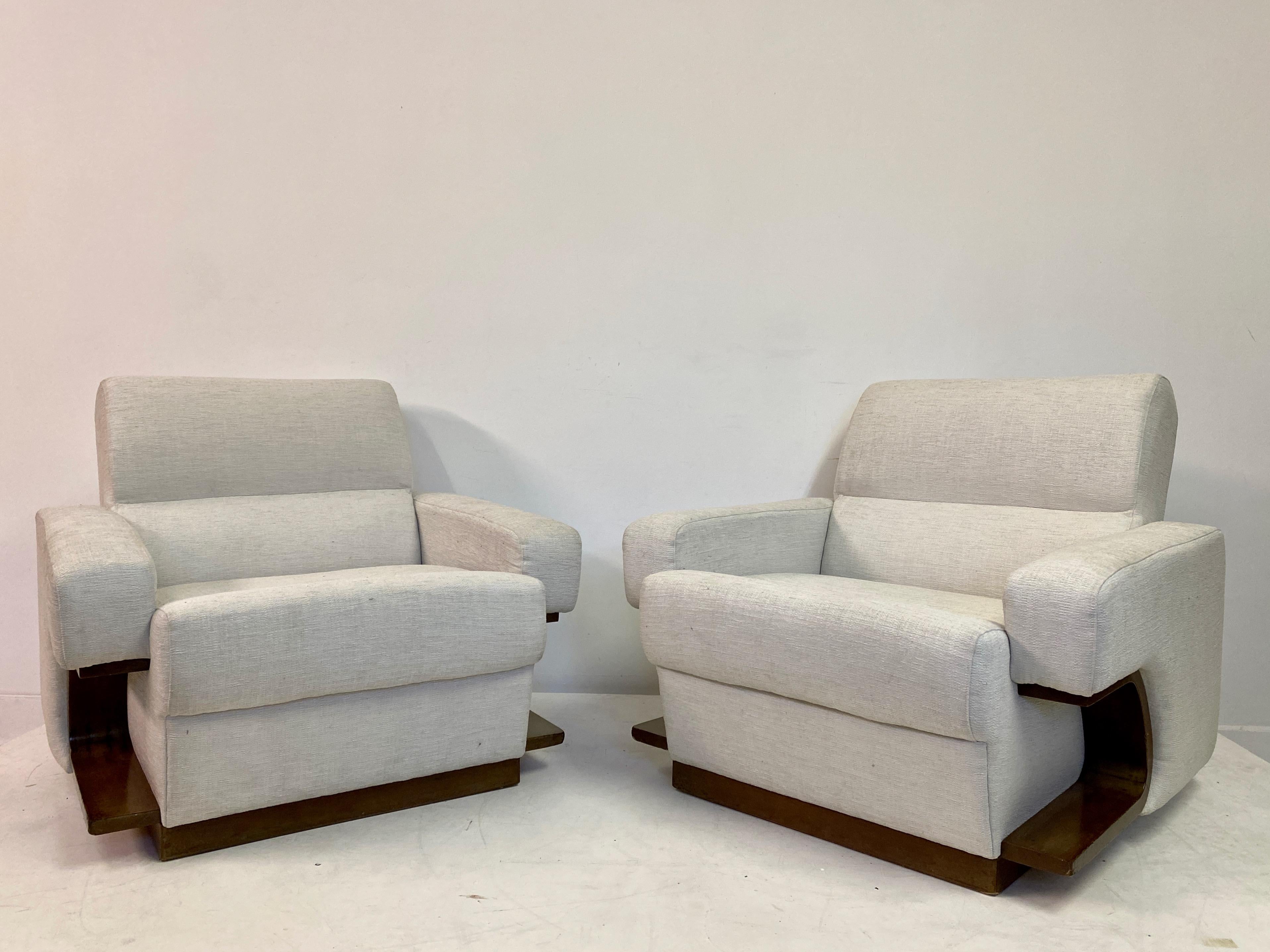 Pair of 1970s Italian Lounge Chairs In Good Condition For Sale In London, London