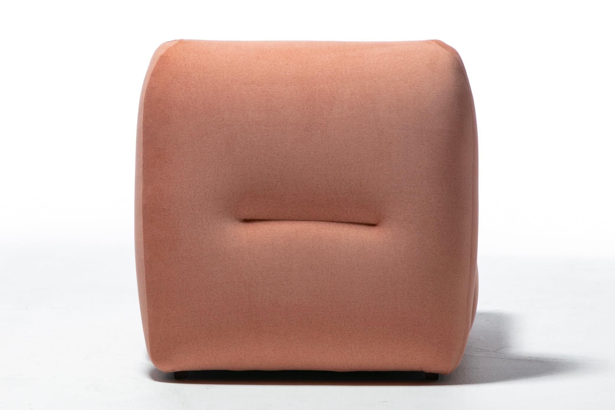 Paire de chaises pantoufles italiennes de style Mario Bellini des années 1970 en tissu rose poudré en vente 8