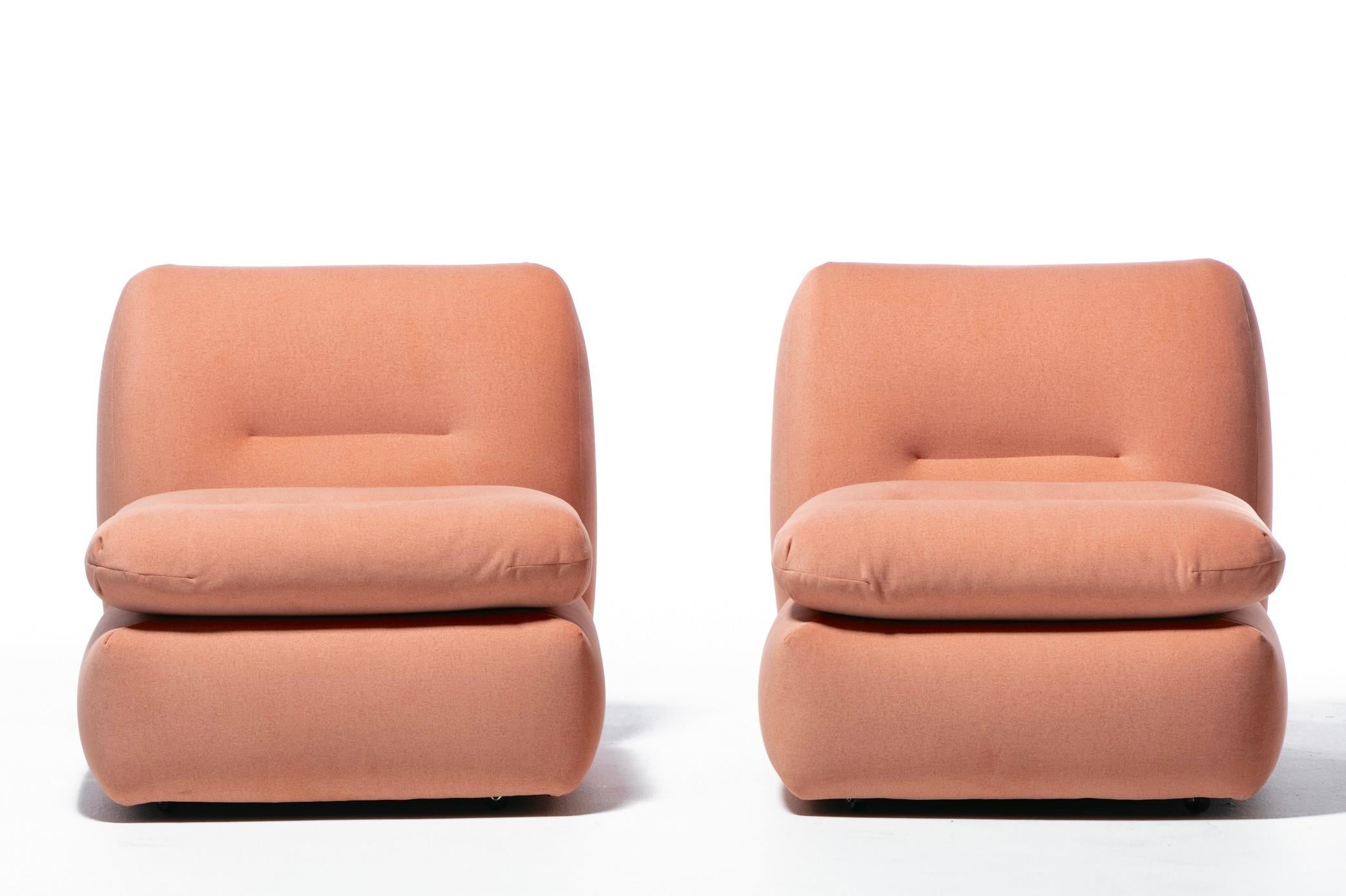 Pair of 1970s Italian Mario Bellini Style Slipper Chairs in Blush Pink Fabric In Good Condition For Sale In Saint Louis, MO