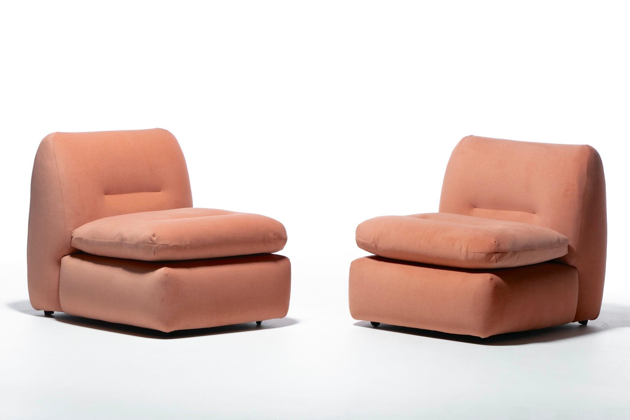 Paire de chaises pantoufles italiennes de style Mario Bellini des années 1970 en tissu rose poudré en vente 3