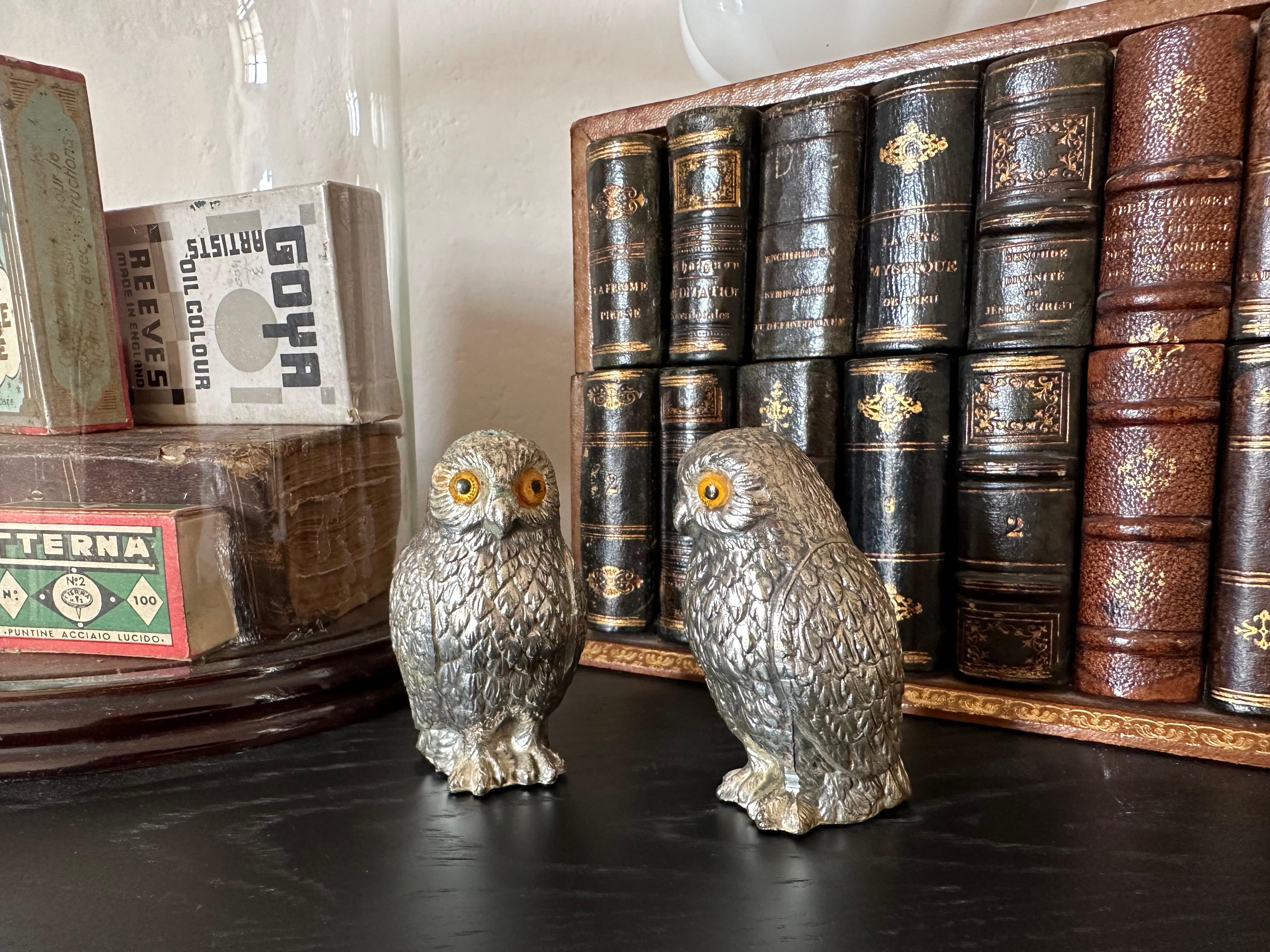 Pareja de saleros y pimenteros italianos de los años 70 en forma de búho con ojos de cristal en venta 4