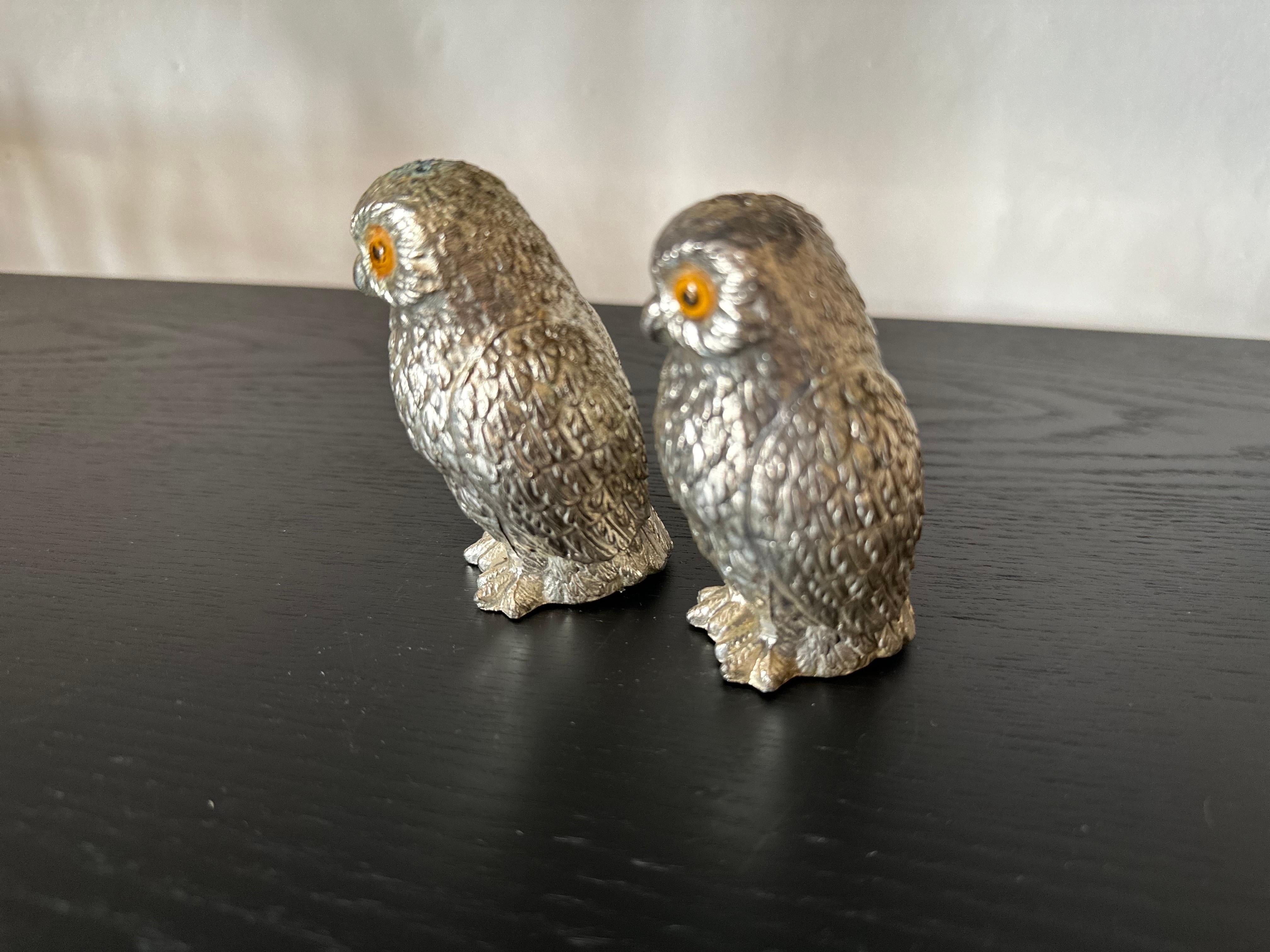 Pareja de saleros y pimenteros italianos de los años 70 en forma de búho con ojos de cristal en venta 8