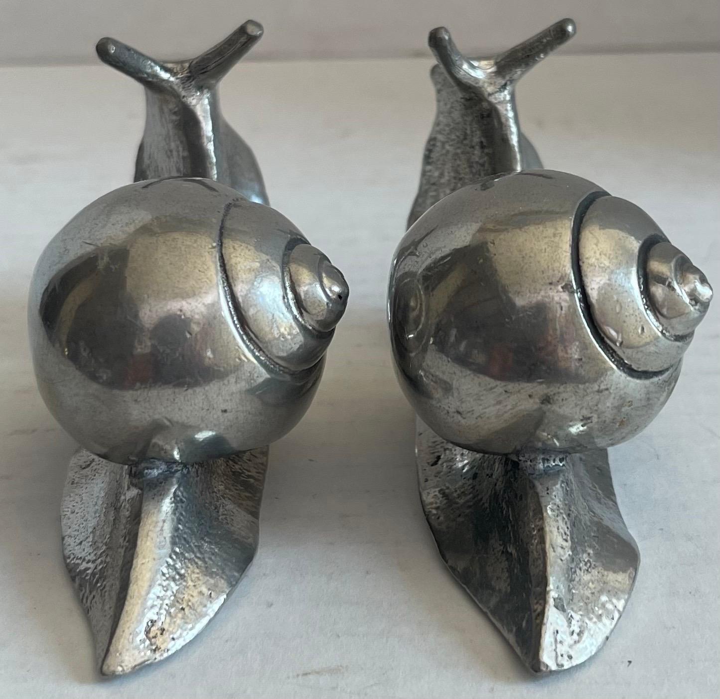 Coppia di statuette a forma di lumaca in argento degli anni Settanta In condizioni buone in vendita a Stamford, CT
