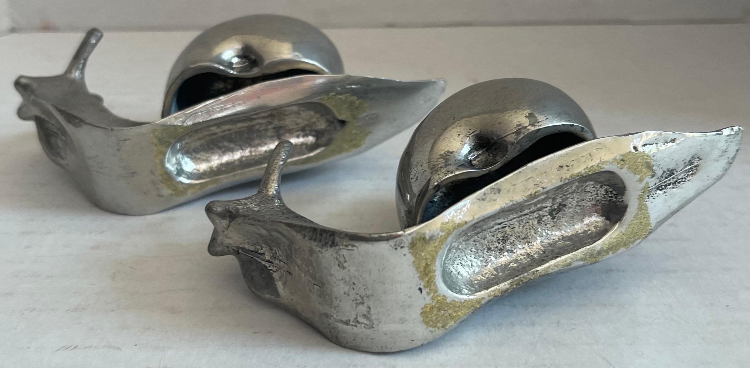 Fine XX secolo Coppia di statuette a forma di lumaca in argento degli anni Settanta in vendita