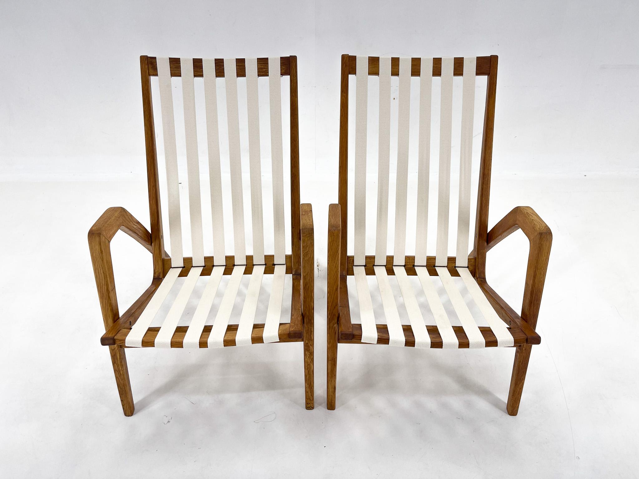 Paire de fauteuils en chêne Jan Vaněk des années 1970, Tchécoslovaquie en vente 5