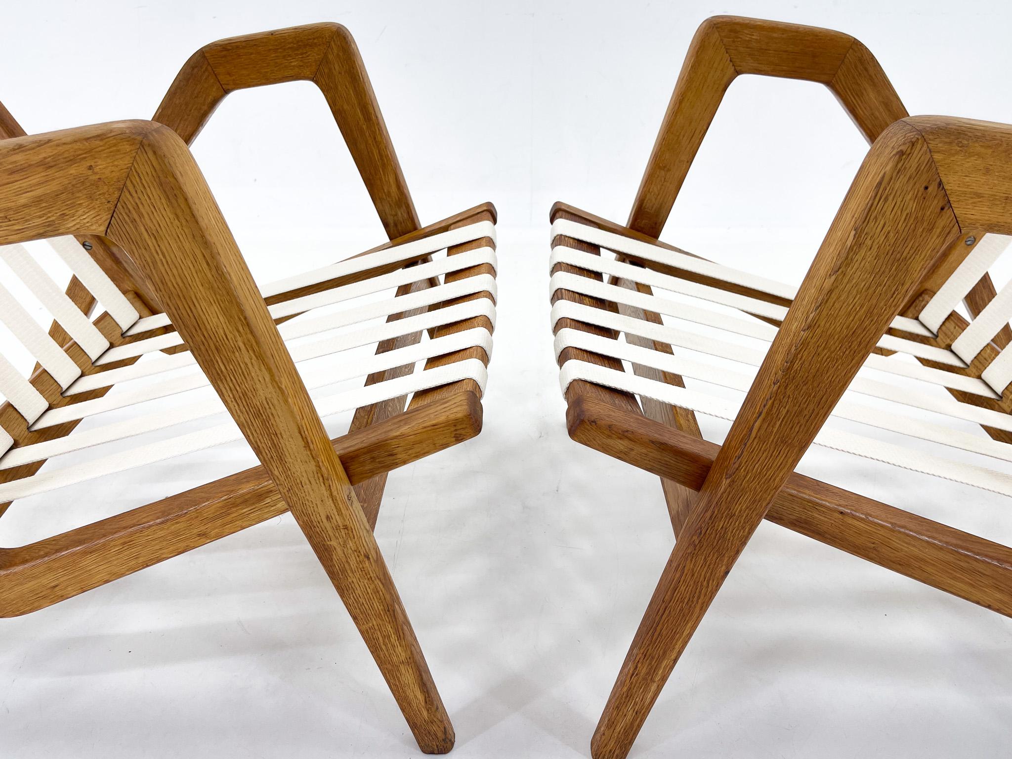Paire de fauteuils en chêne Jan Vaněk des années 1970, Tchécoslovaquie en vente 1