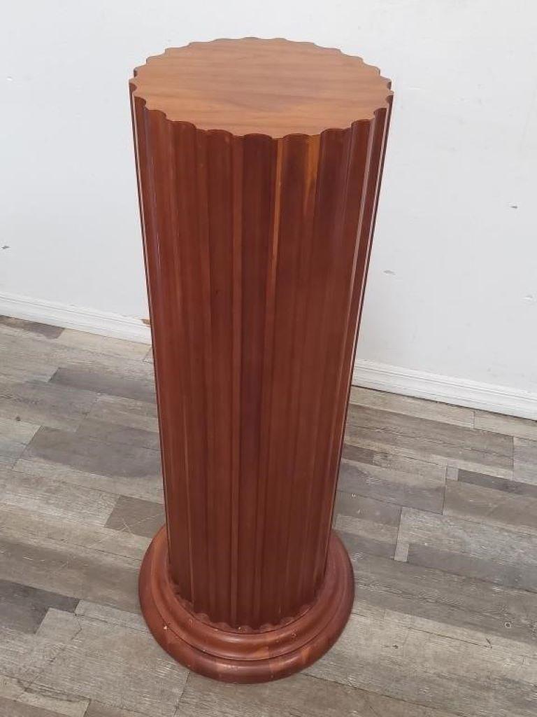 American Pair of 1970s John Widdicomb Manor Fluted Column Pedestals Stands