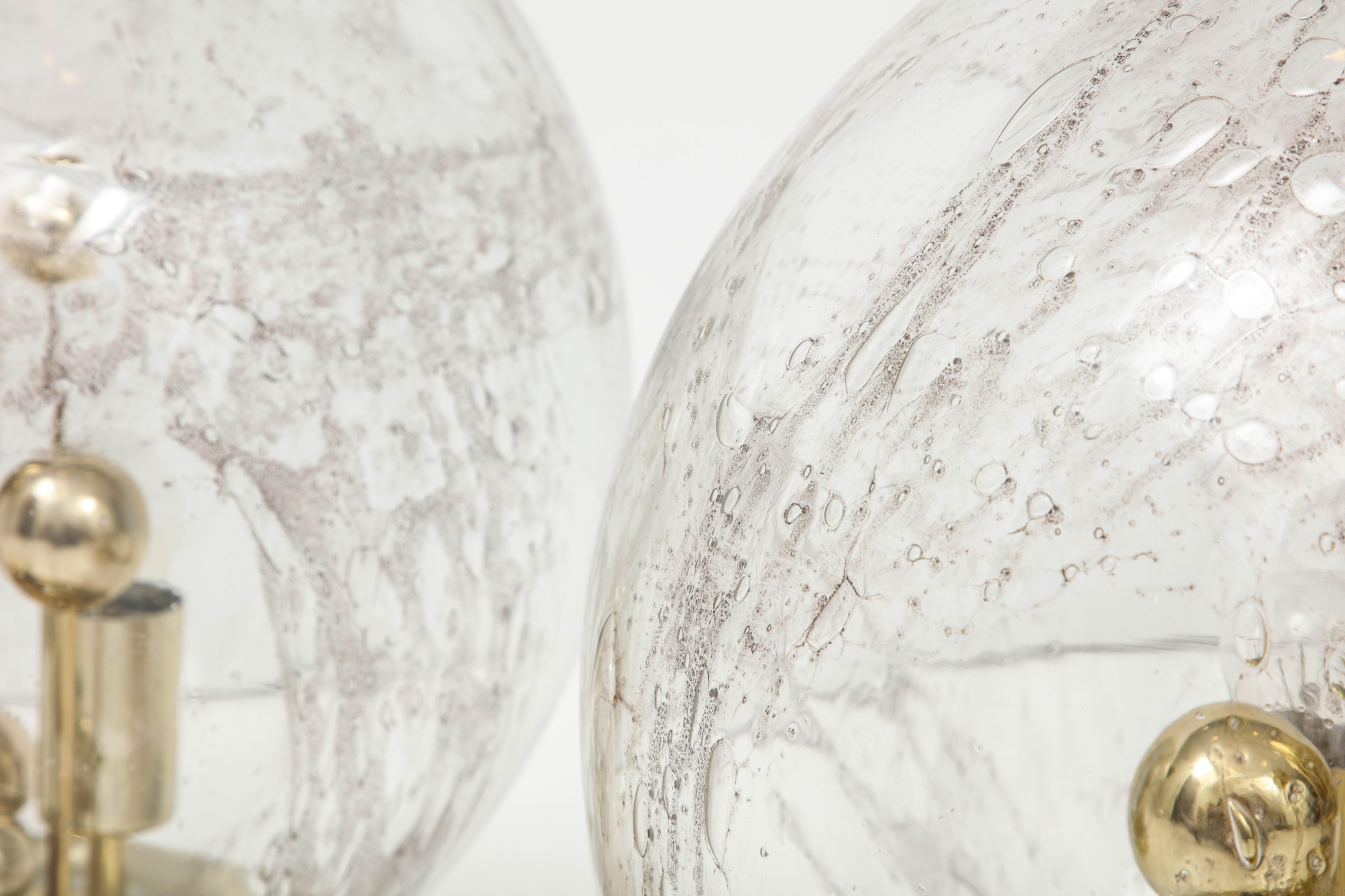 Pareja de grandes lámparas de sobremesa Sputnik de cristal de Murano de los años 70, de Doria en venta 1