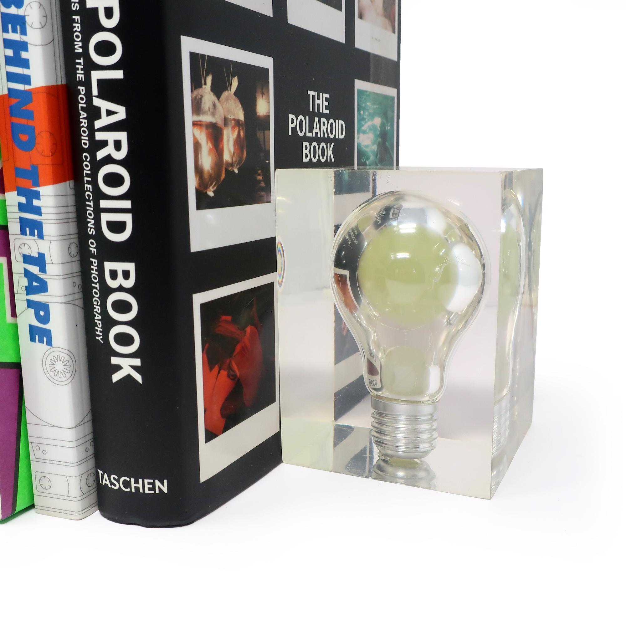 Pair of 1970s Light Bulb in Lucite Bookends In Good Condition For Sale In Brooklyn, NY