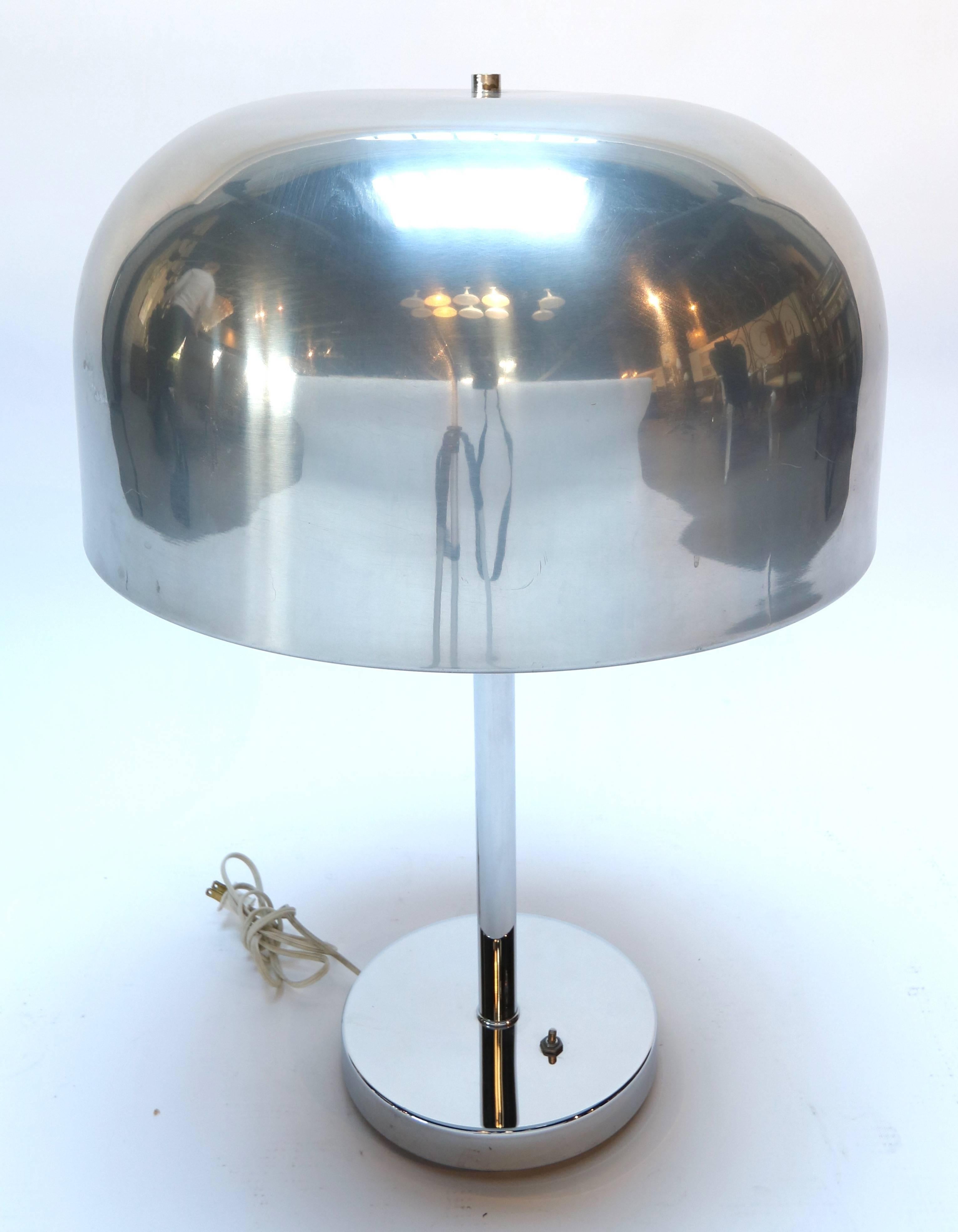 Pair of 1970s Lightolier brushed aluminum metal table lamps with three-light each.