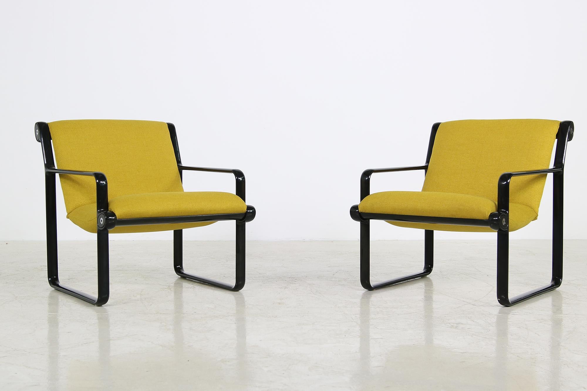 Late 20th Century Pair of 1970s Lounge Chairs by Hannah & Morrison for Knoll Dark Yellow & Black For Sale