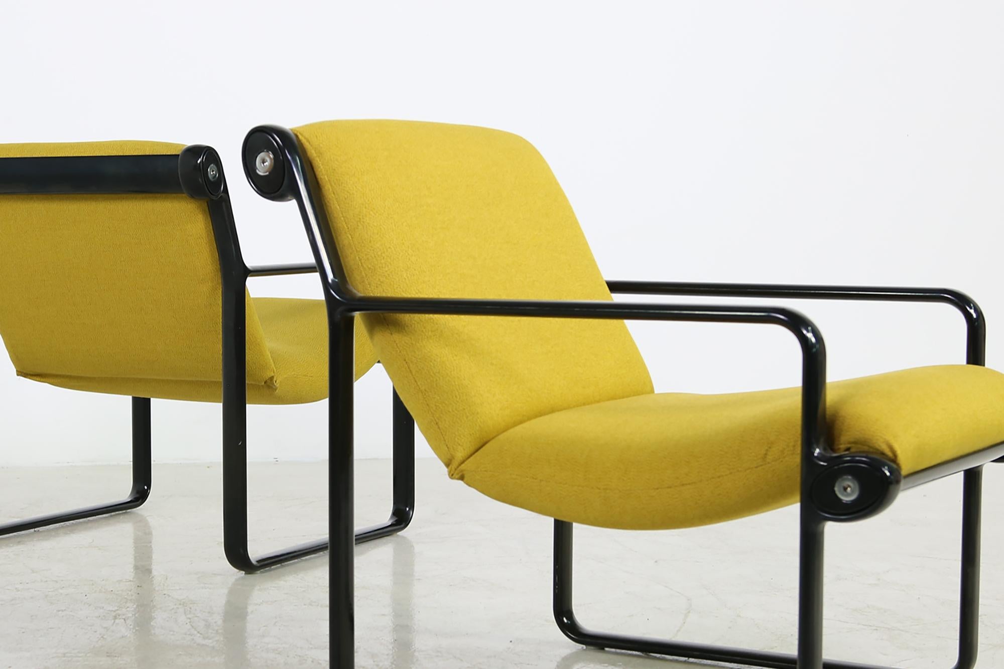 Metal Pair of 1970s Lounge Chairs by Hannah & Morrison for Knoll Dark Yellow & Black For Sale