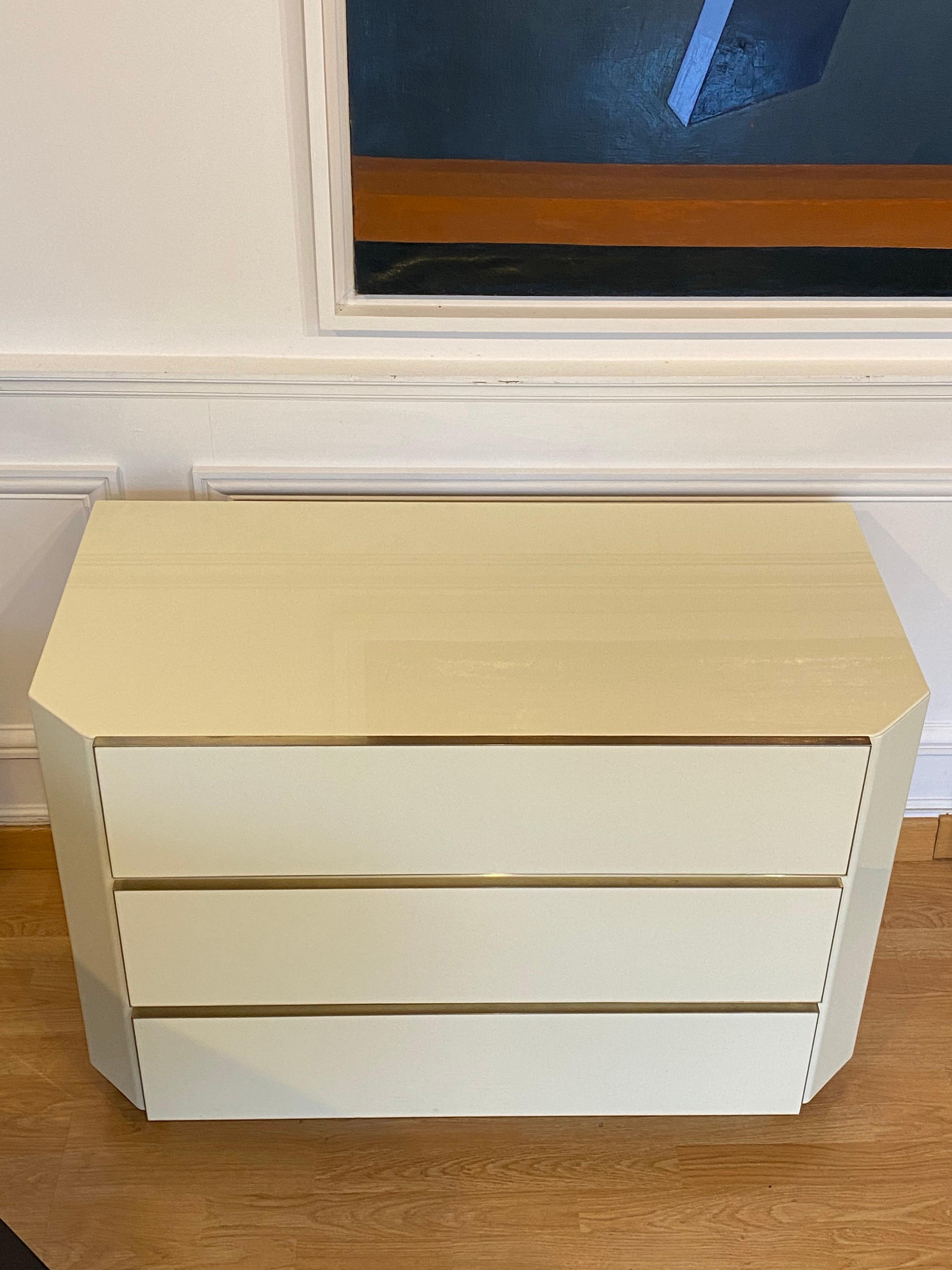 Pair of 1970s Lucite and Brass Chest of Drawers 13