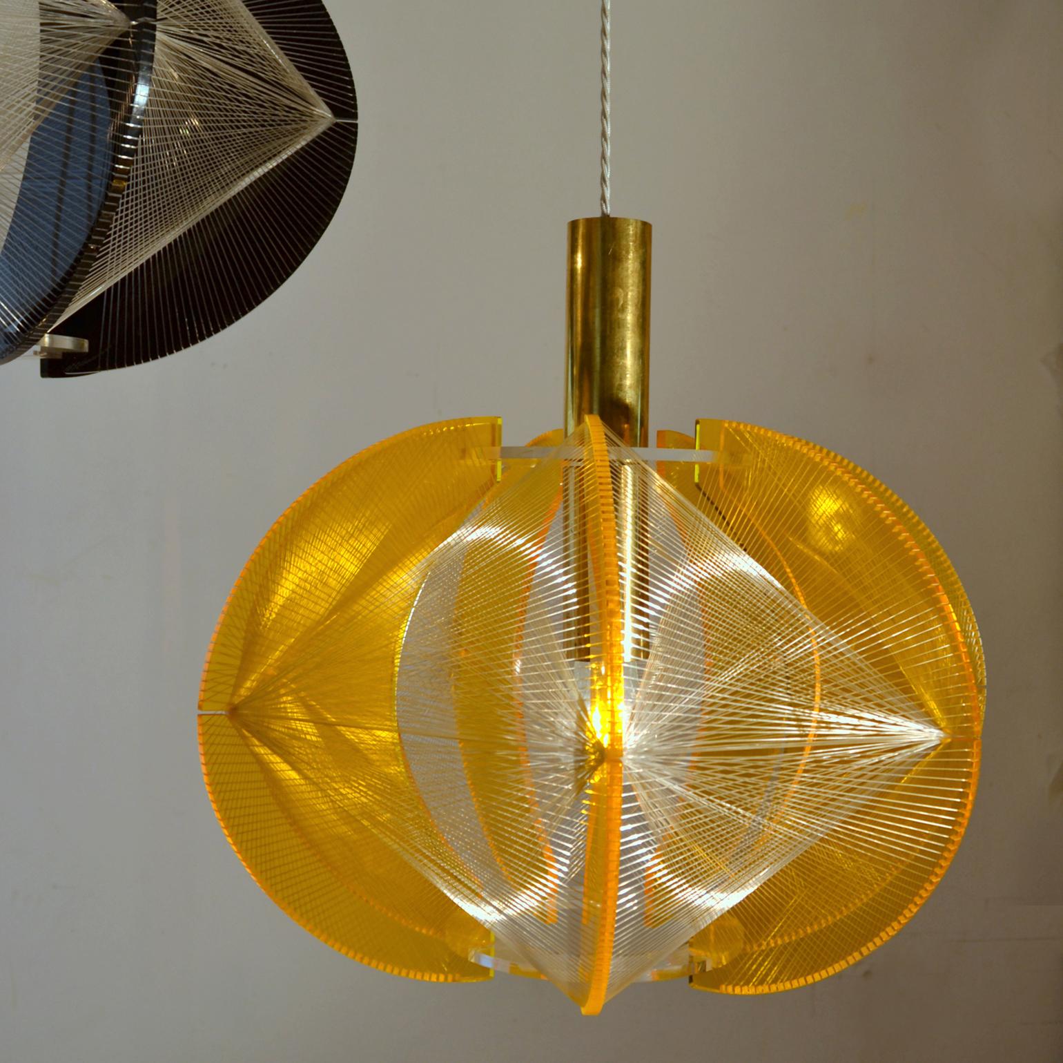 German Pair of 1970s Lucite, Wire and Brass Pendant Lamp by Paul Secon for Sompex
