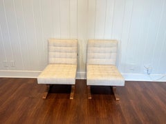 Paar 1970er Ludvik Volak Bugholz-Lounge-Stühle in cremefarbenem Slubbed Weave