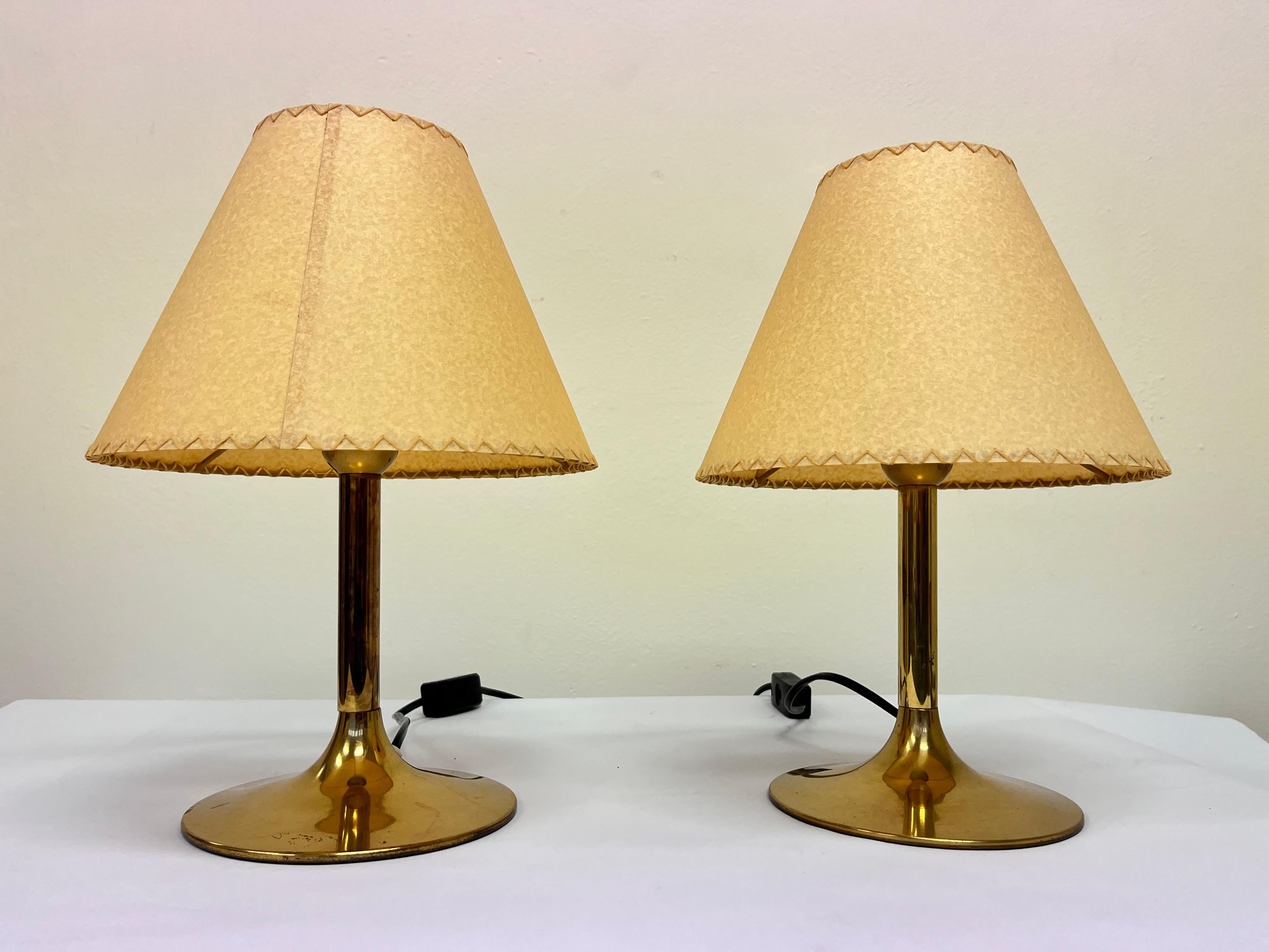 Pareja de lámparas de sobremesa de latón de mediados de siglo XX, Temde - Años 70 Alemán en venta