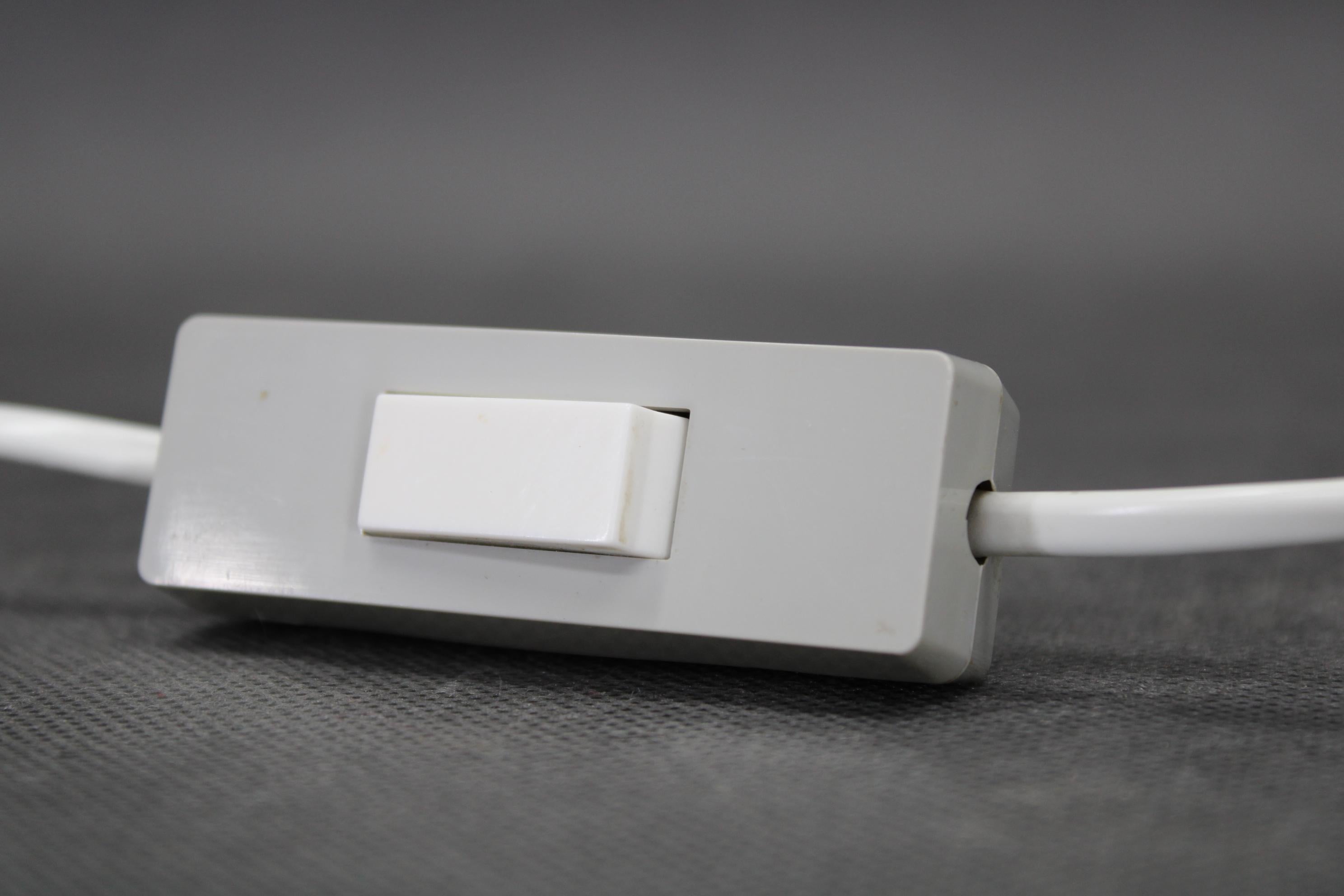 Pair of 1970s Mid-Century Czech Table Lamps with Prismatic Glass Shades Pulido en venta