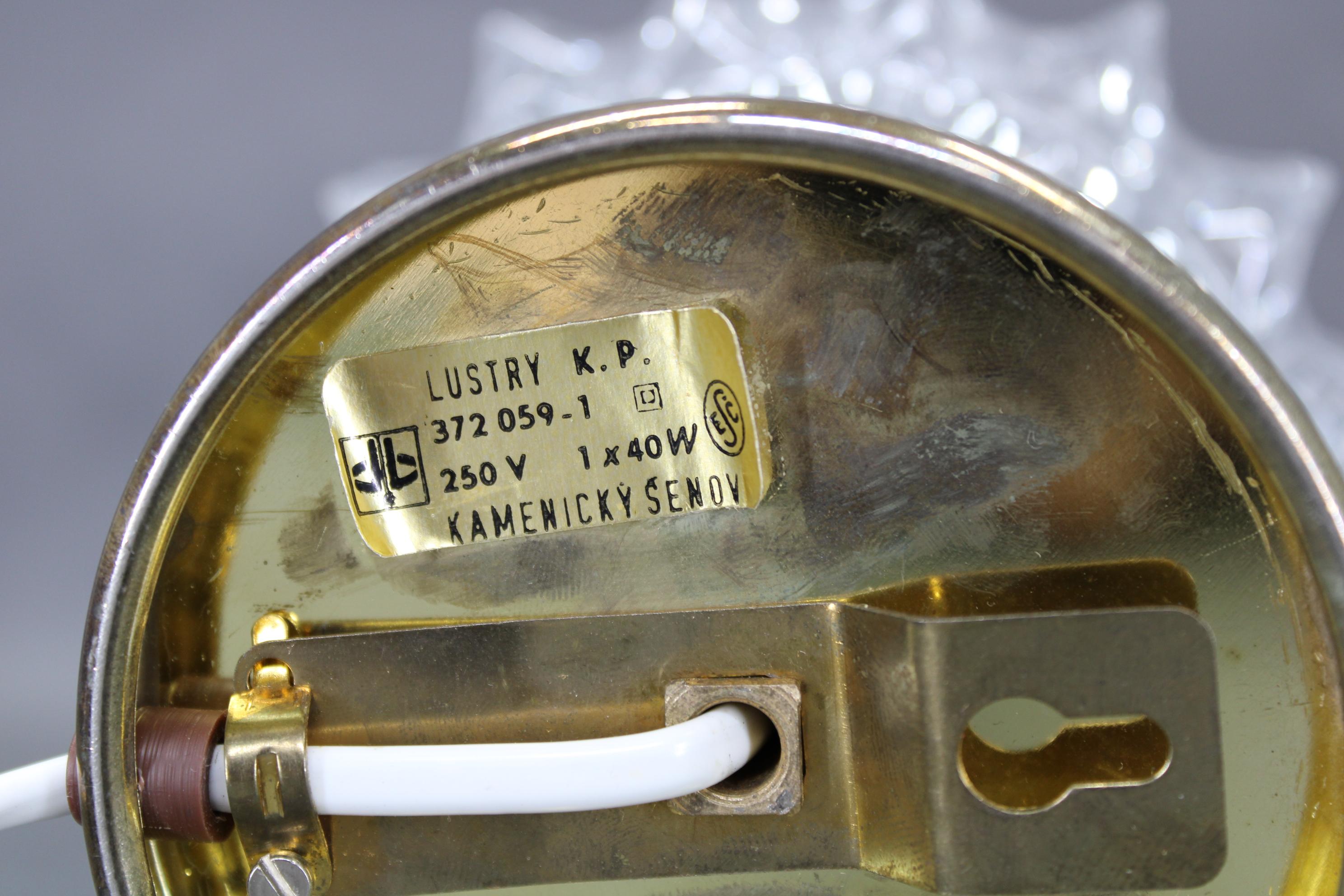 Pair of 1970s Mid-Century Czech Table Lamps with Prismatic Glass Shades en venta 1