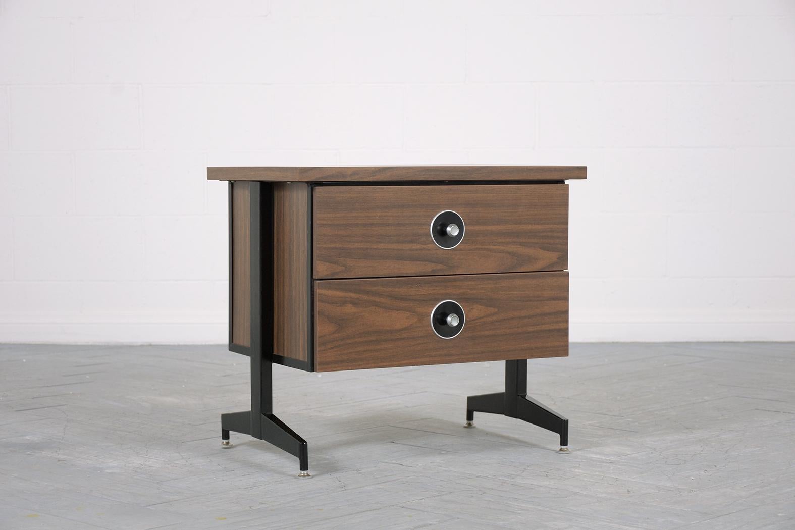 Mid-Century Modern Tables de nuit vintage des années 1970, The Modernity : L'Elegance Timeless rencontre la fonction en vente
