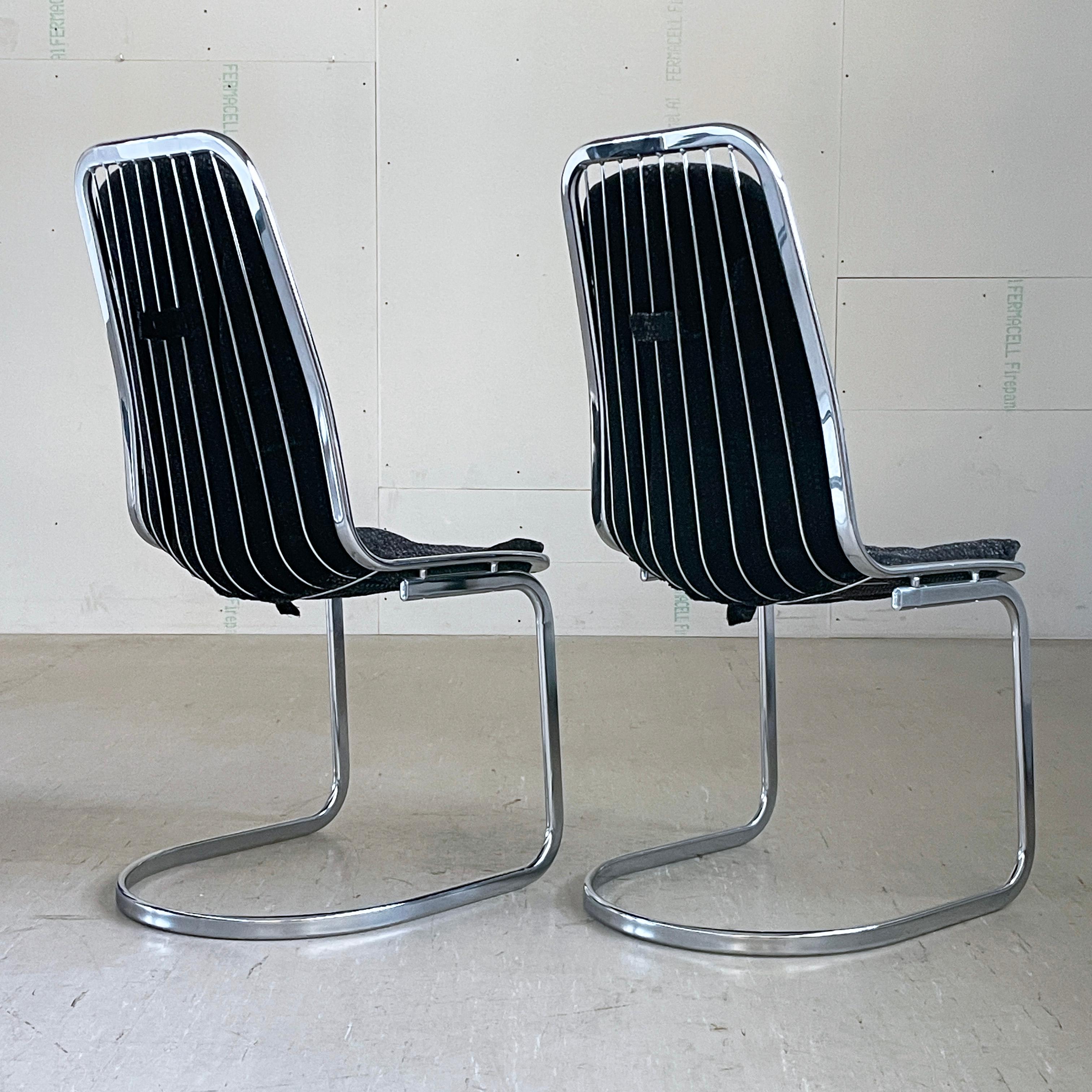 Space Age Coppia di sedie da pranzo moderne italiane cromate degli anni '70 di Gastone Rinaldi in vendita