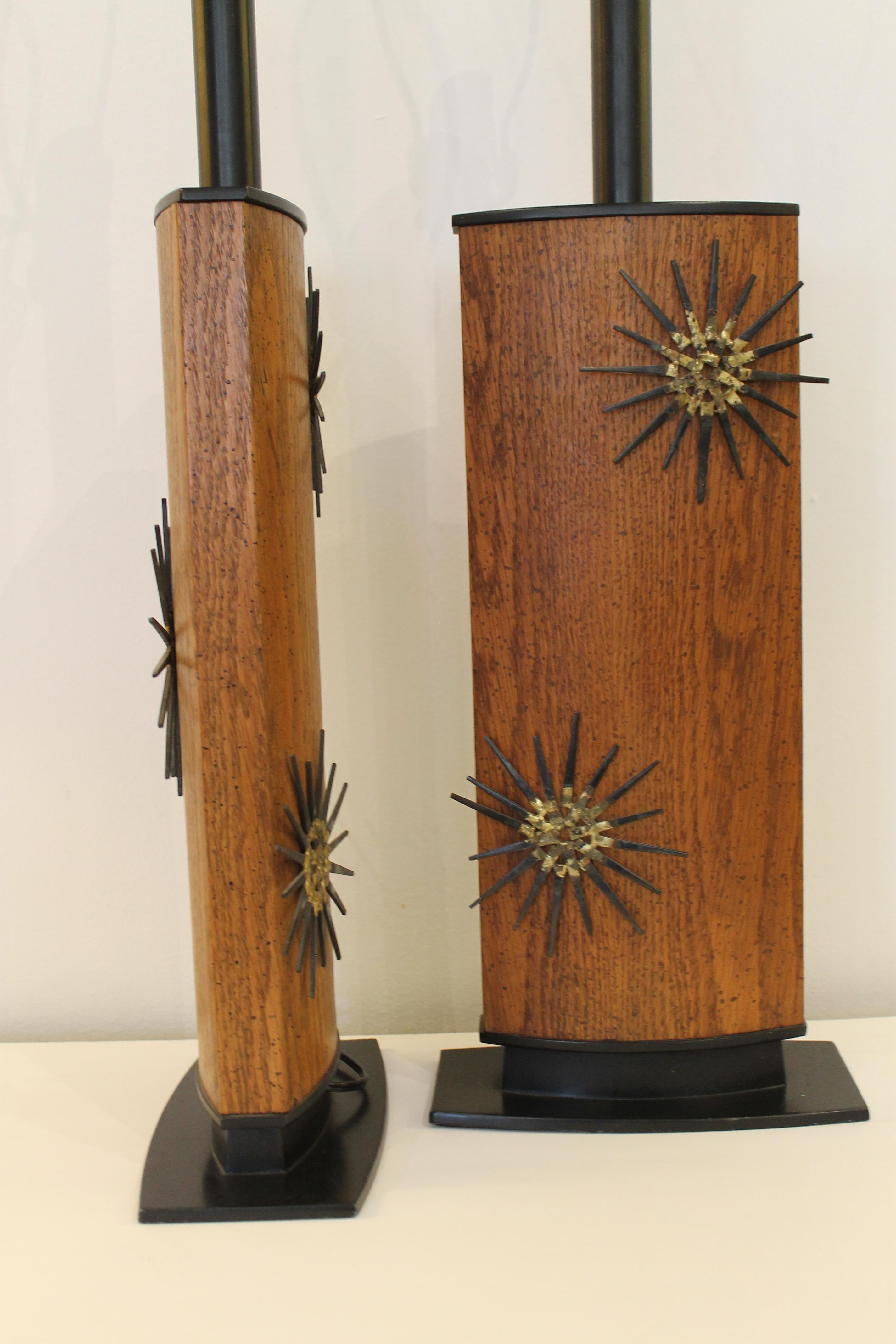 Mid-Century Modern Pair of 1970s Modern Lamps with Nail Art Sunbursts For Sale