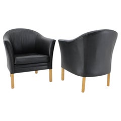 Pair of 1970s Mogens Hansen MH80 "Queen Chairs" in Black Leather and Oak