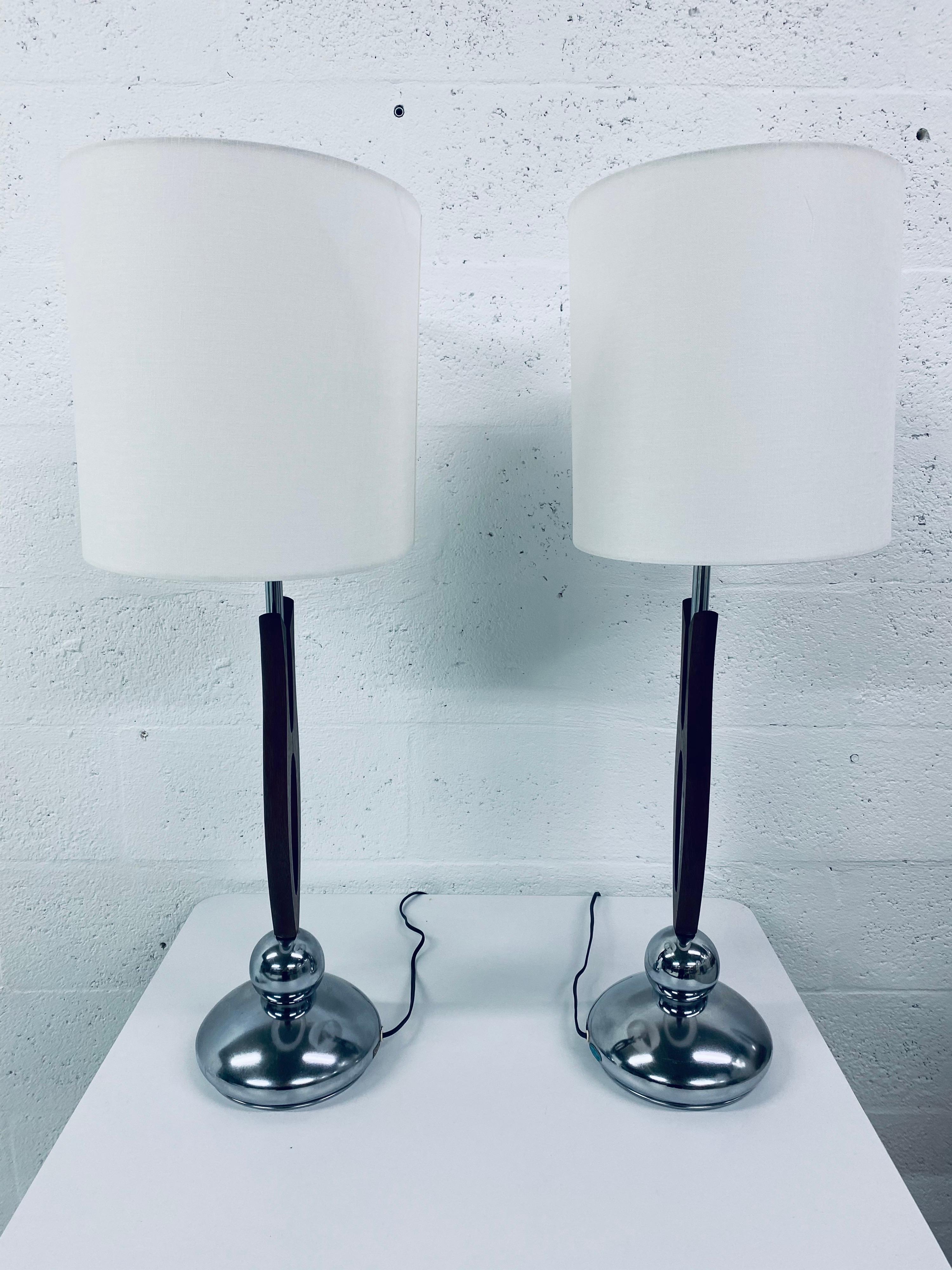 Mid-Century Modern Pair of 1970s Nova Chrome and Walnut Wood Lamps with New Cotton Linen Shades For Sale