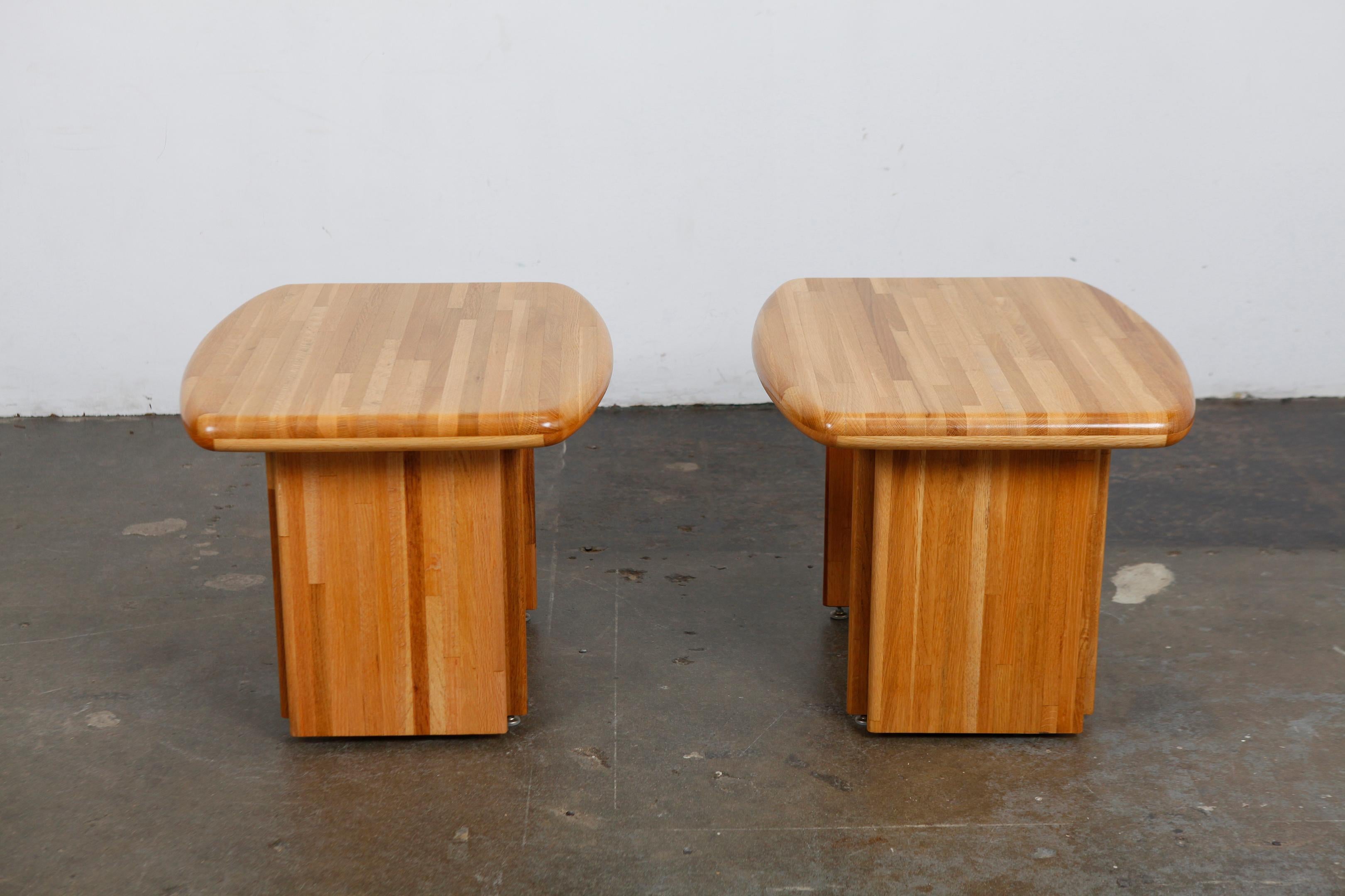 Mid-Century Modern Pair of 1970s Oak End Tables Attributed to Lou Hodges For Sale