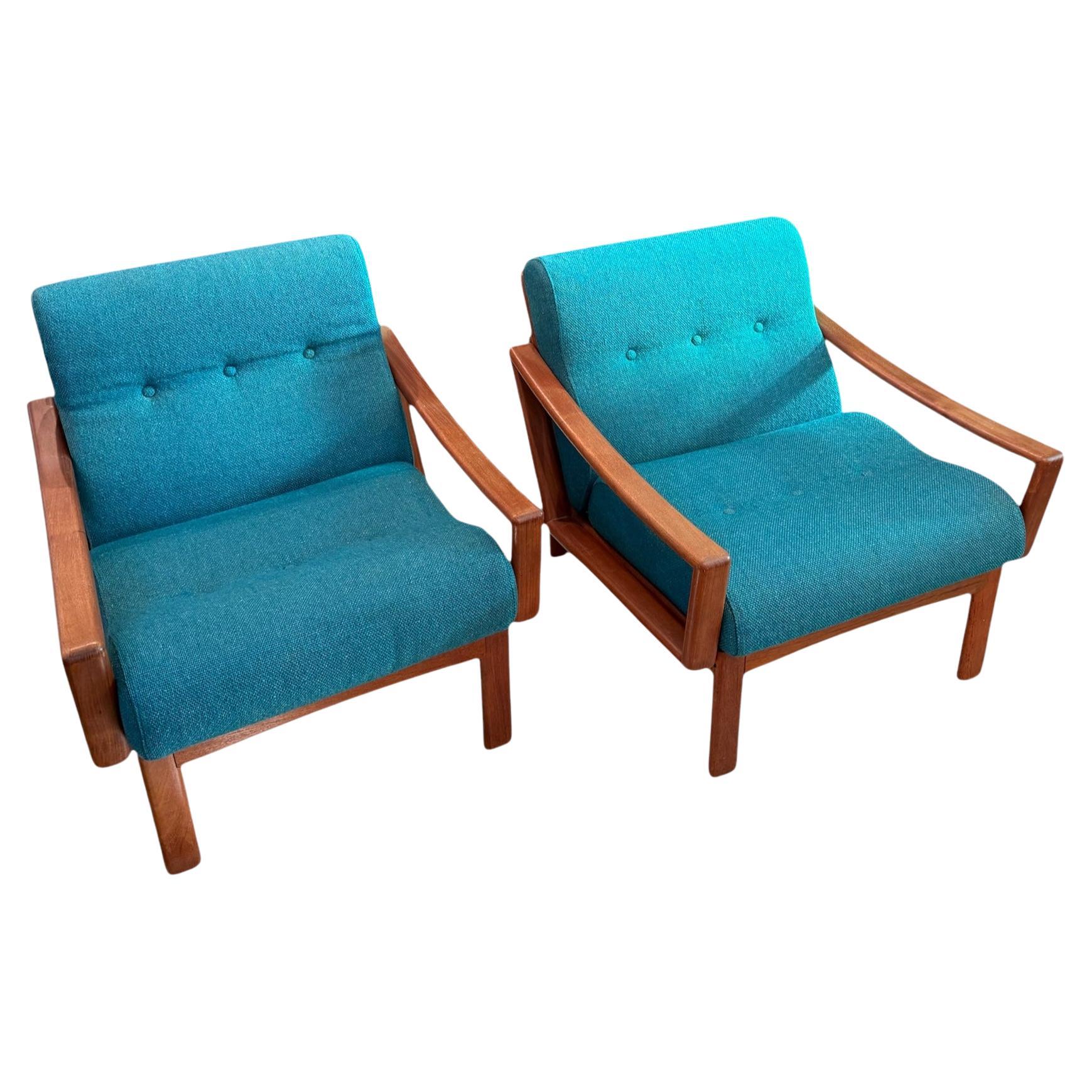 Pair of 1970s Original Glostrup Møbelfabrik Teak Lounge Chairs In Good Condition In Pasadena, CA