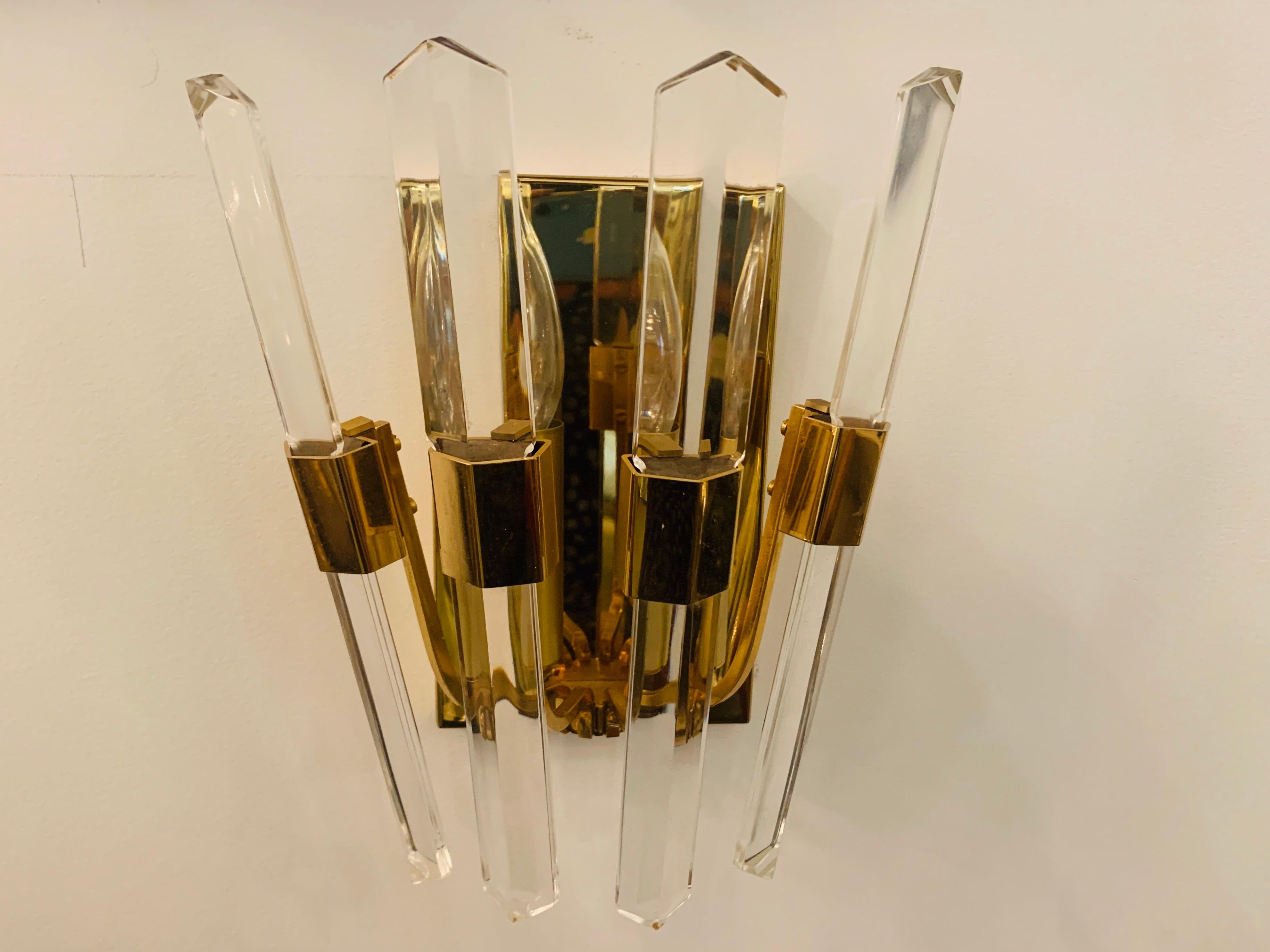 Brass Pair of 1970s Oscar Torlasco Golden Crystal Wall Lights For Sale