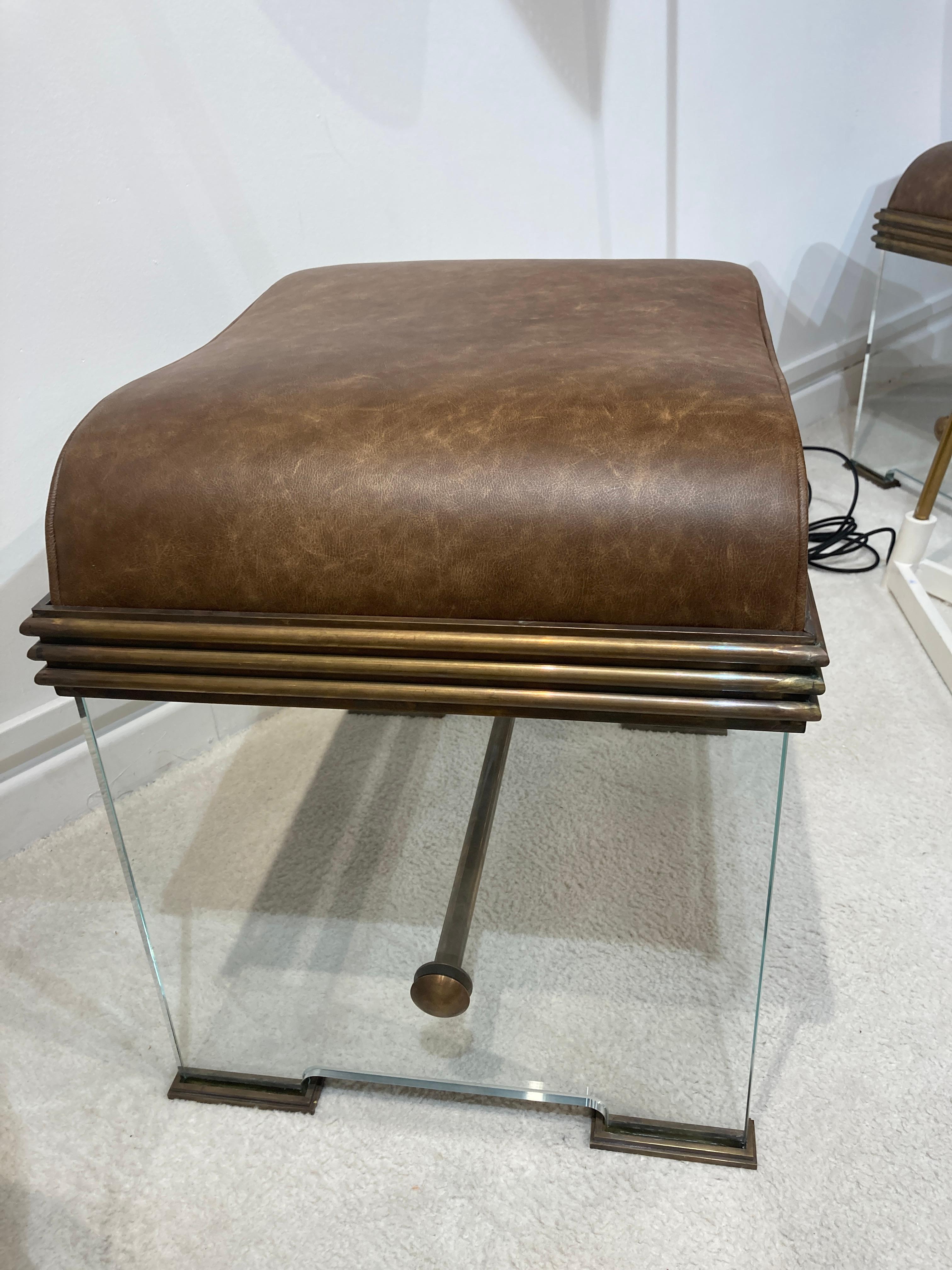 Pair of 1970's ottomans in glass Attributed to Pietro Chiesa for Fontana Arte In Good Condition For Sale In Bois-Colombes, FR