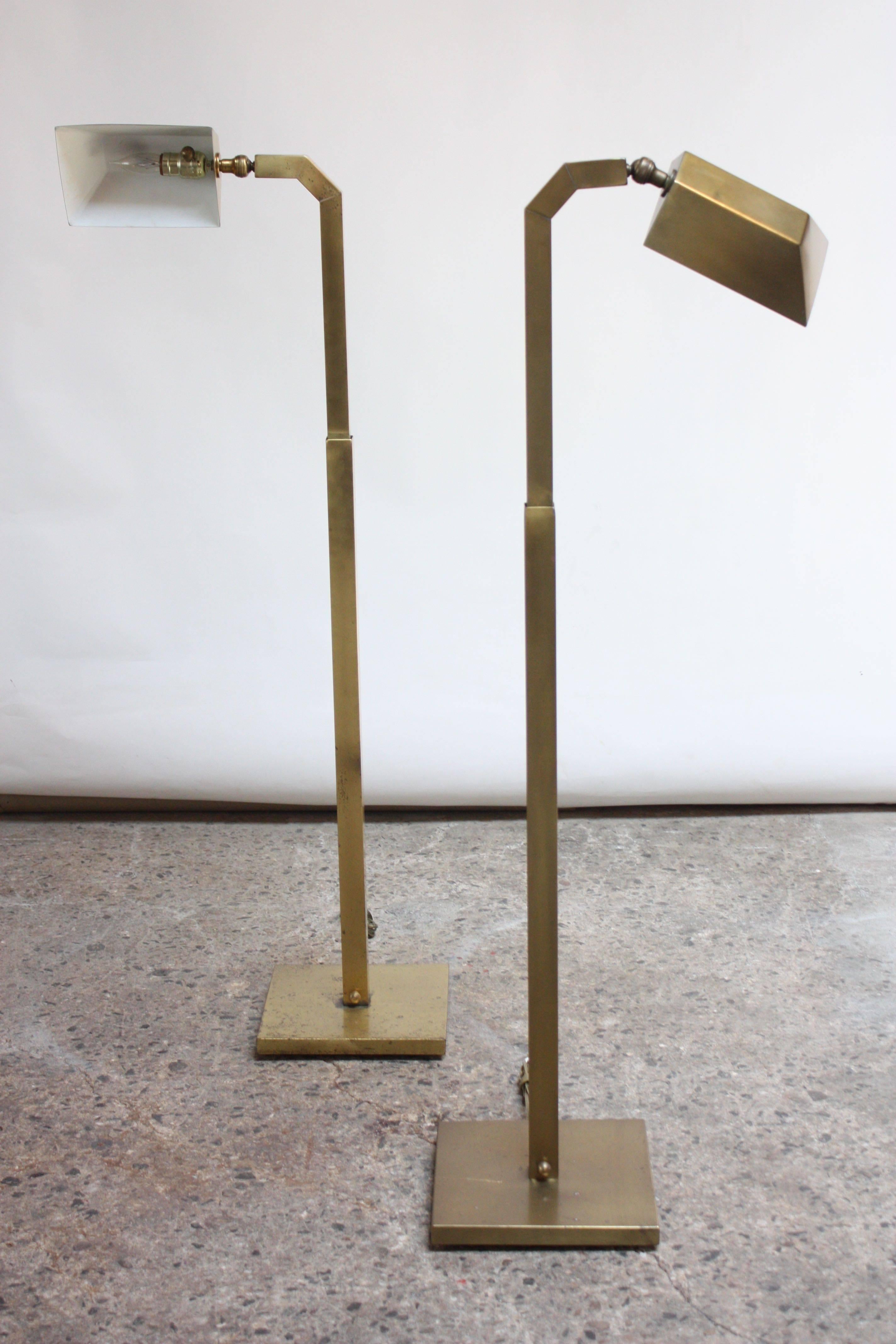 Mid-Century Modern Pair of 1970s Patinated Brass Chapman Floor Lamps For Sale