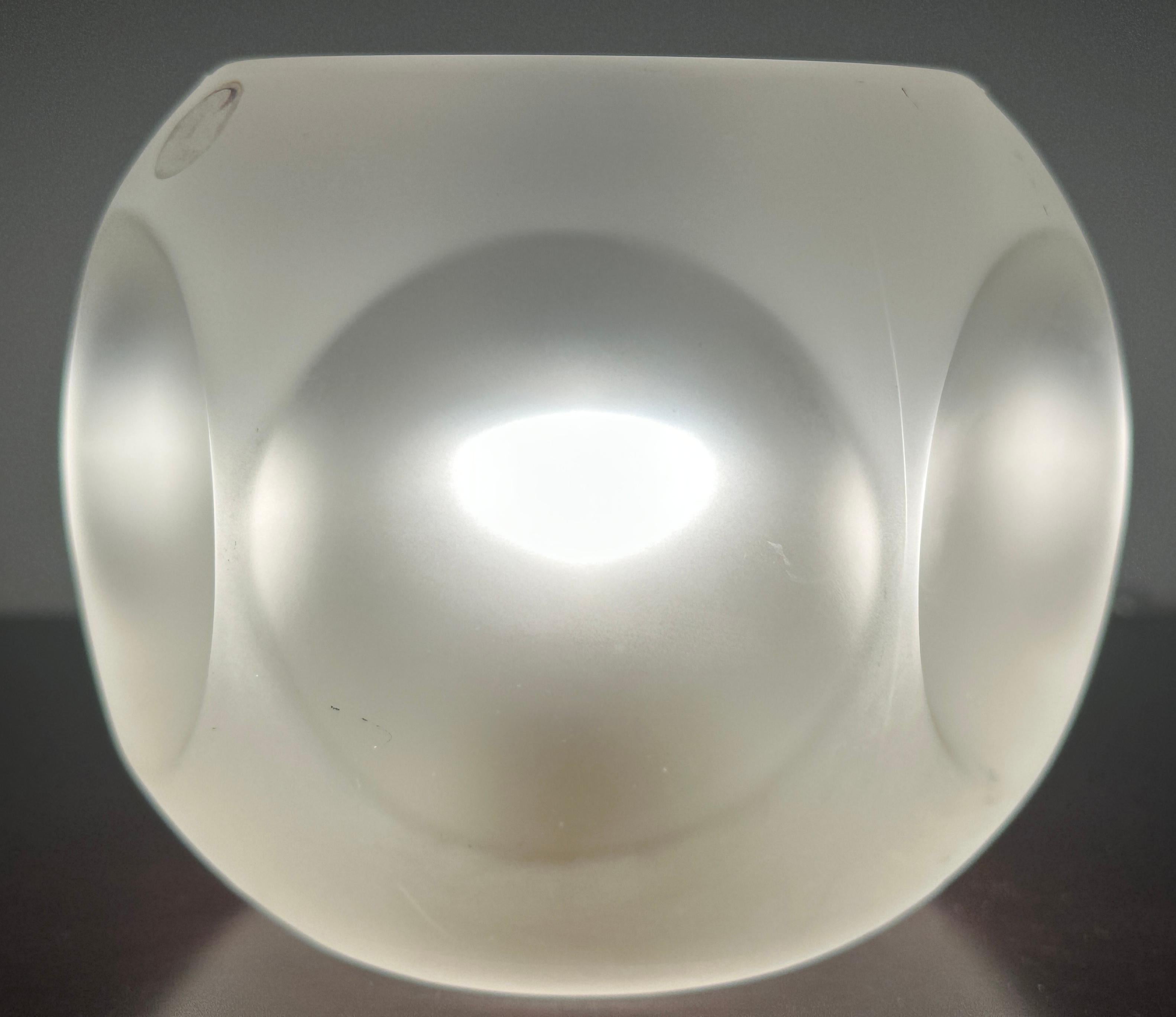 Paar 1970er Peill & Putzler Tischlampen aus mattiertem, gerundetem Glas im Angebot 3