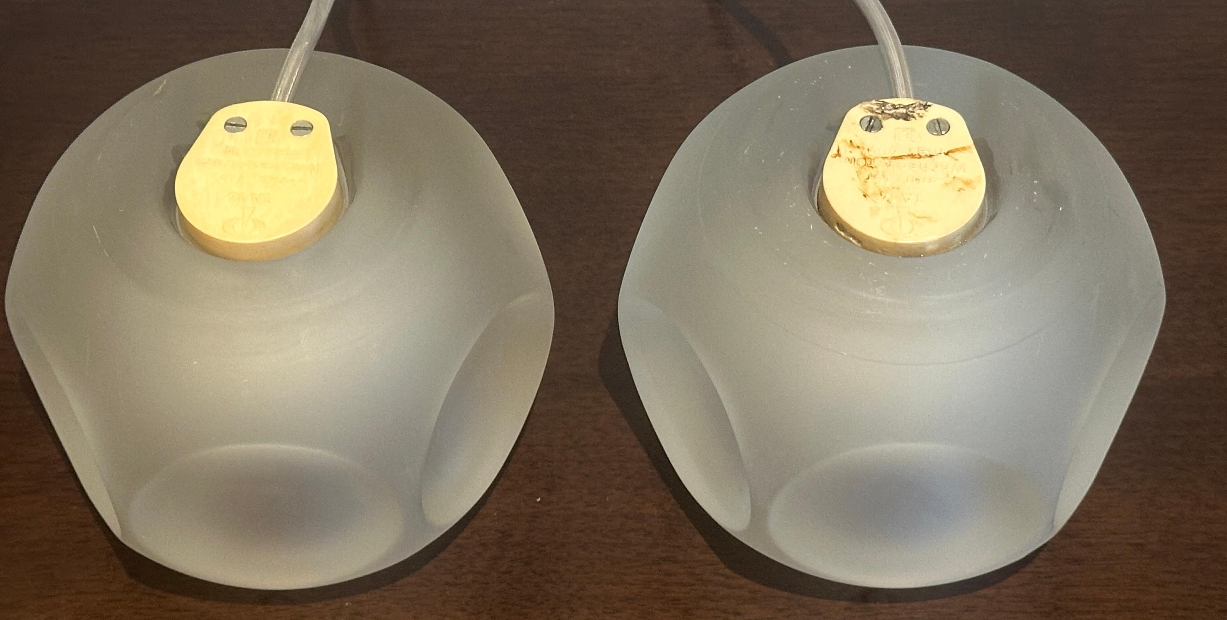 Paar 1970er Peill & Putzler Tischlampen aus mattiertem, gerundetem Glas im Angebot 12
