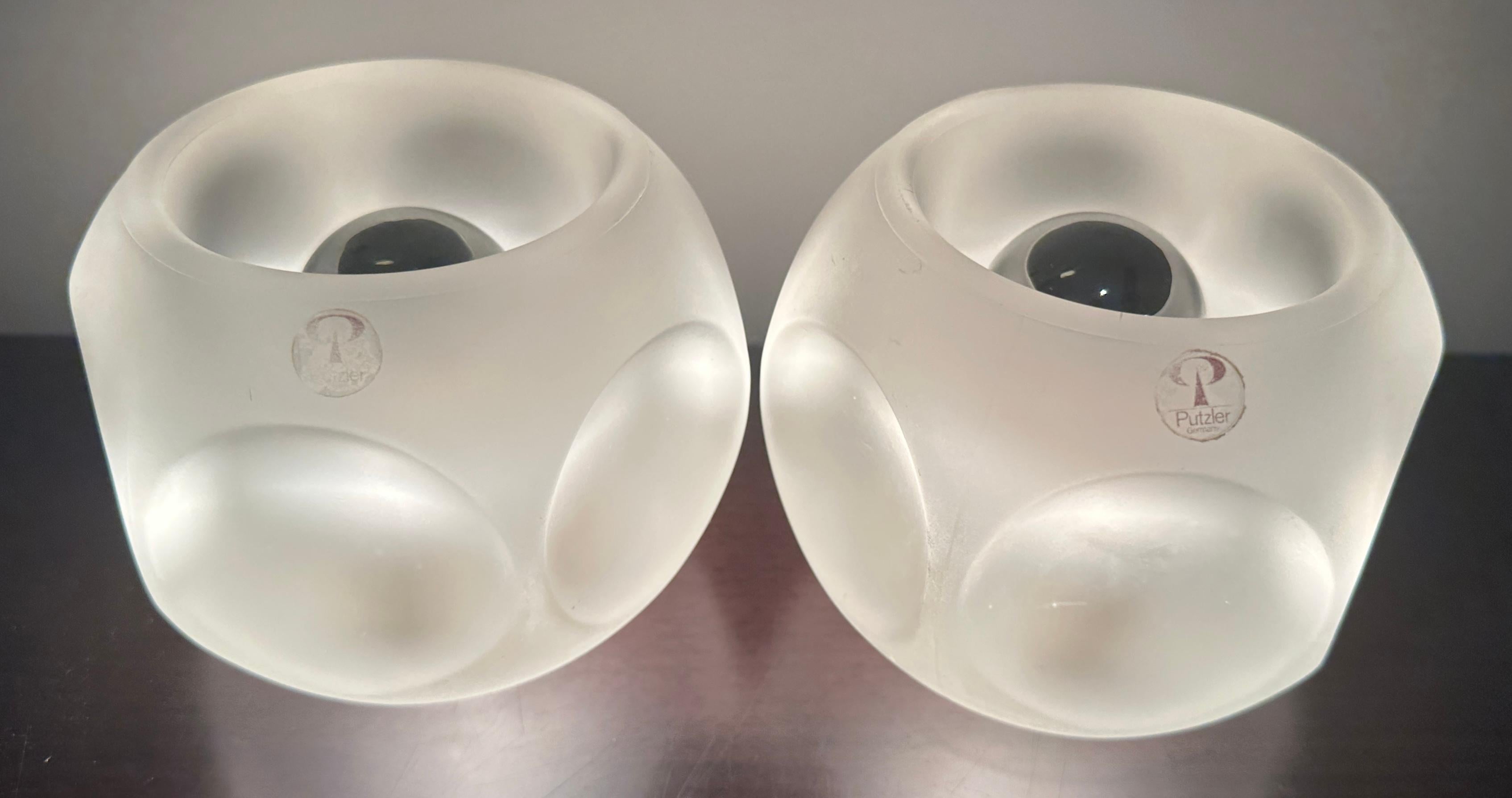 Paar 1970er Peill & Putzler Tischlampen aus mattiertem, gerundetem Glas (Mattiert) im Angebot