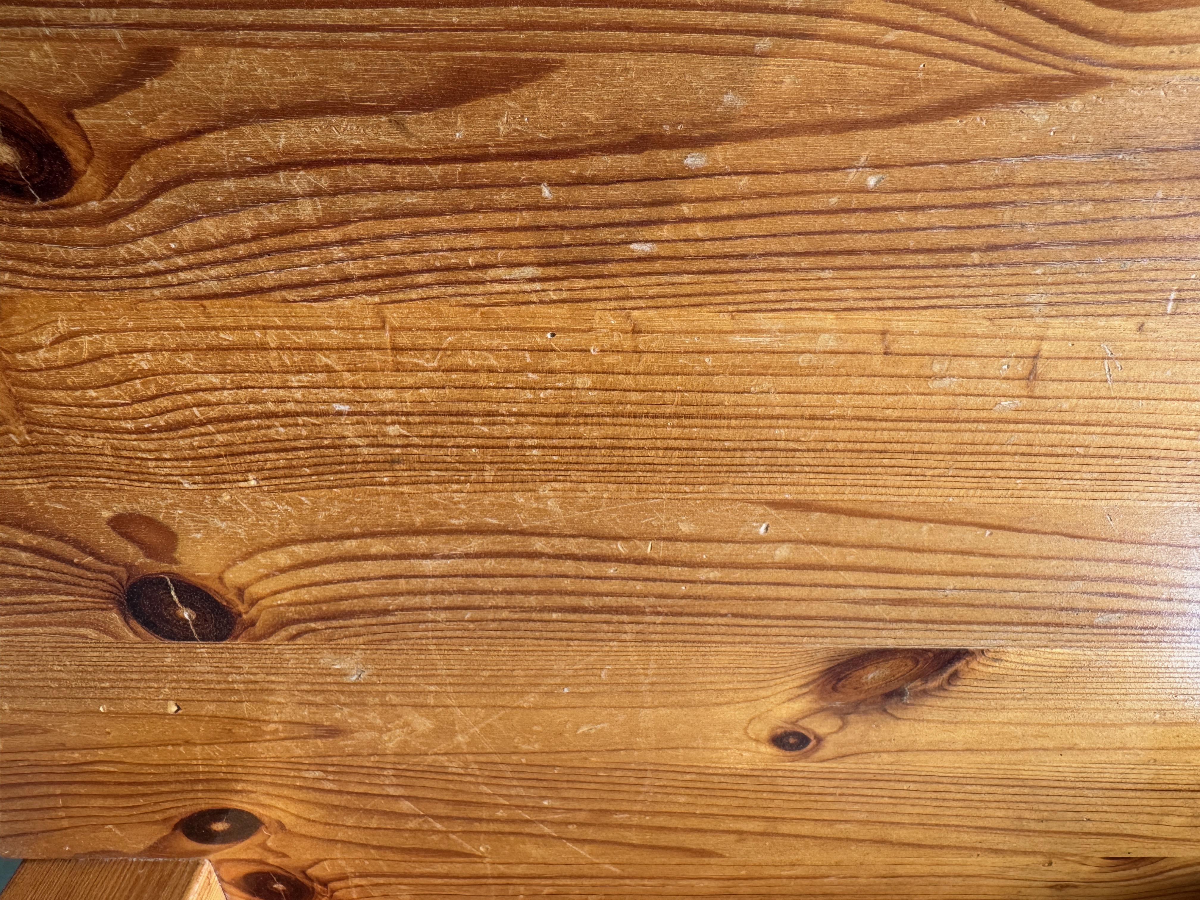 Pair of 1970s Pine Bedside Tables with Scalloped Backs For Sale 14