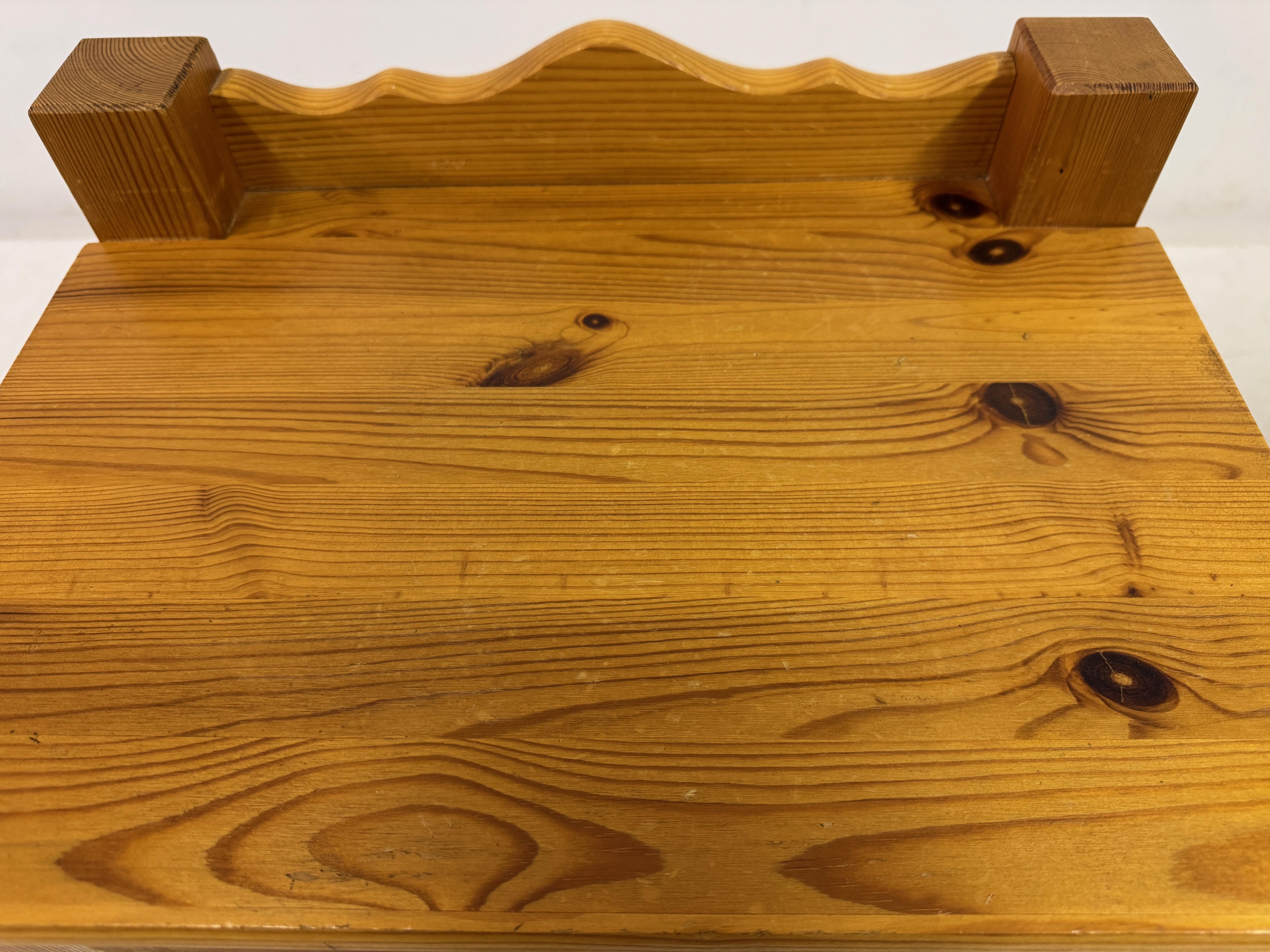 Pair of 1970s Pine Bedside Tables with Scalloped Backs For Sale 2