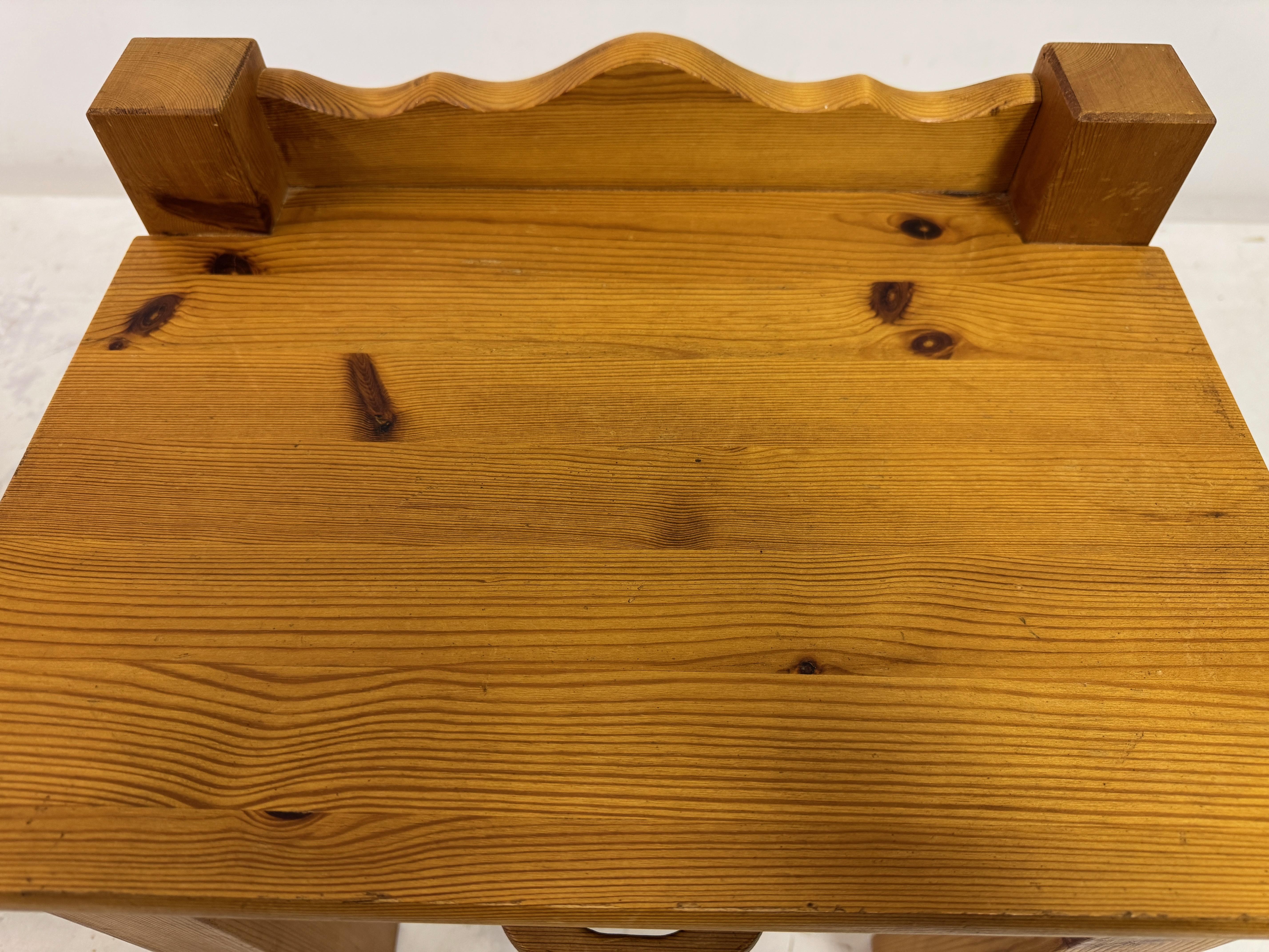 Pair of 1970s Pine Bedside Tables with Scalloped Backs For Sale 3