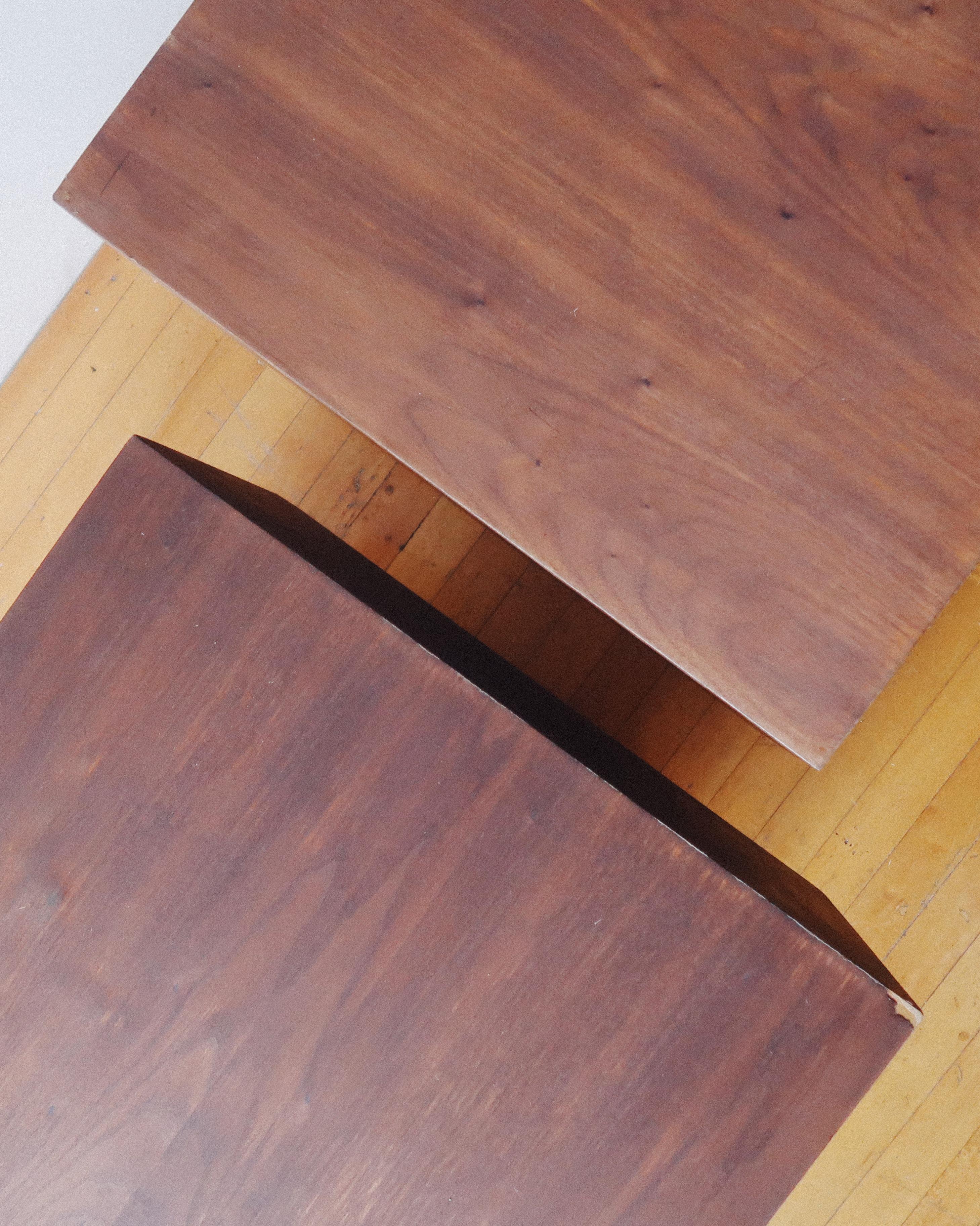 Pair of 1970s Postmodern Plinth End Tables en vente 2