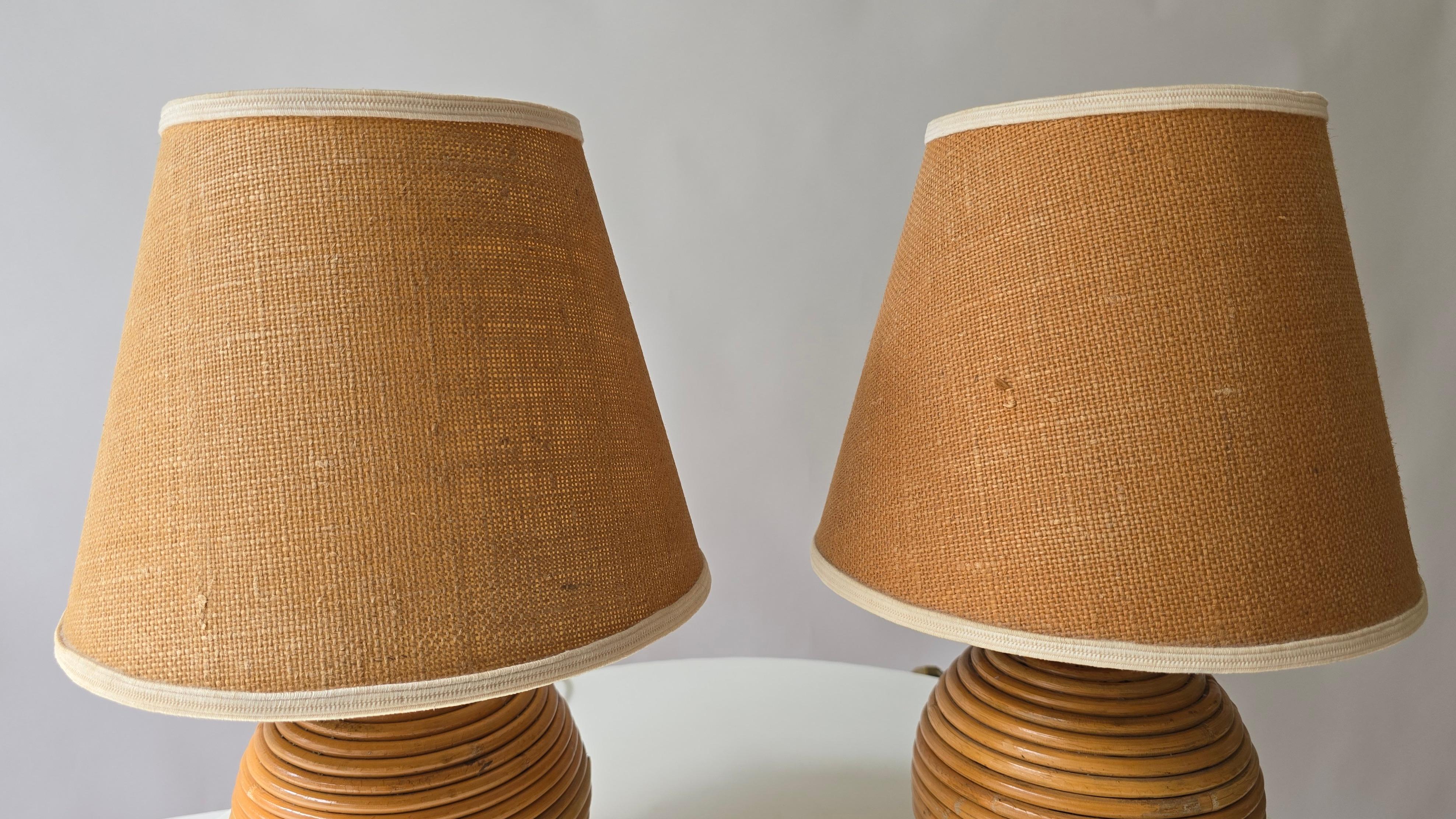 Pair of 1970s Rattan & Brass Table Lamps – Organic Modern Boho Style In Good Condition For Sale In Antwerp, BE