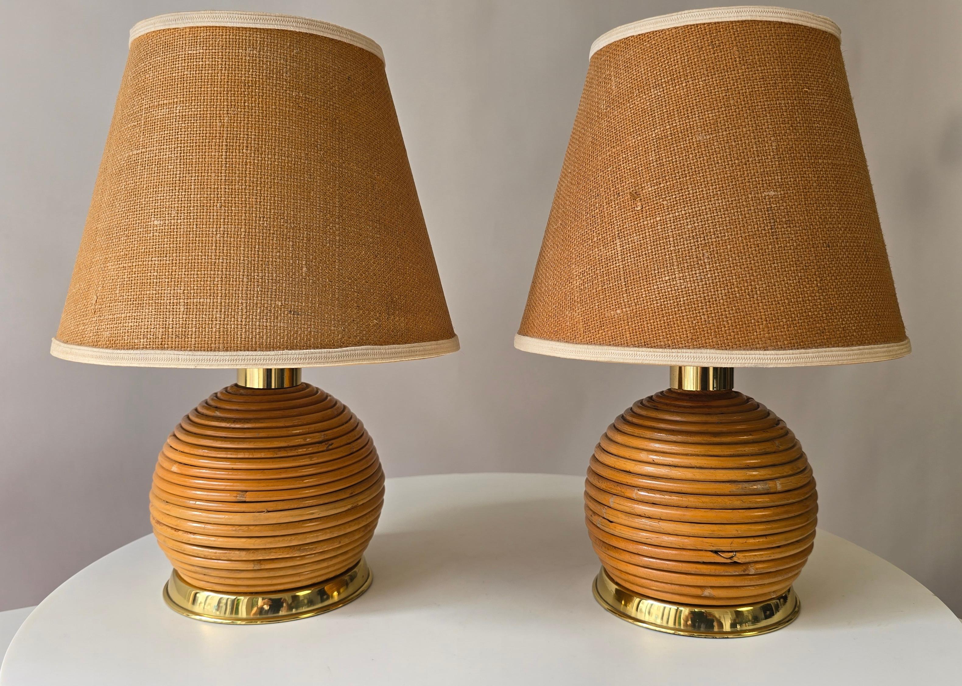 Pair of 1970s Rattan & Brass Table Lamps – Organic Modern Boho Style For Sale 1