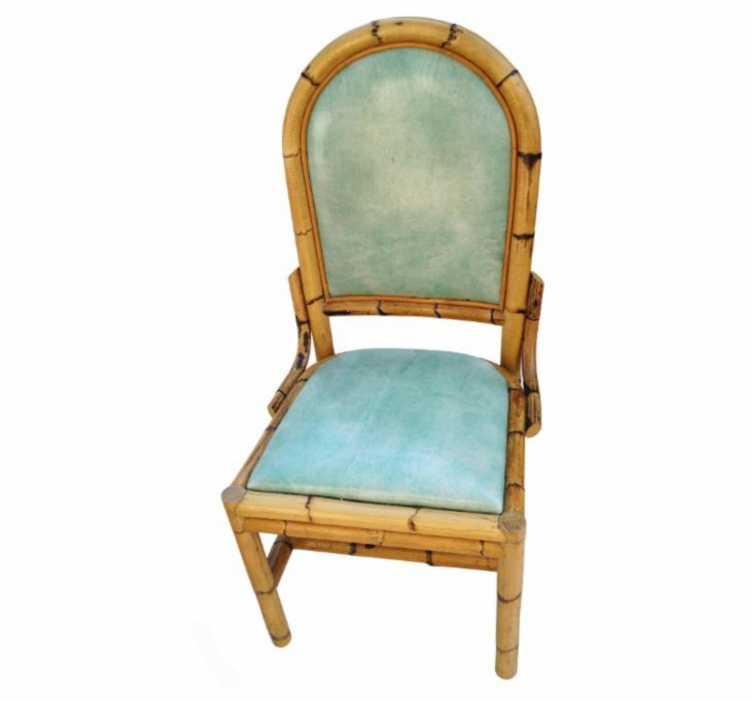 Organique Paire de chaises d'appoint en rotin des années 1970, aspect bambou Décoration côtière en vente