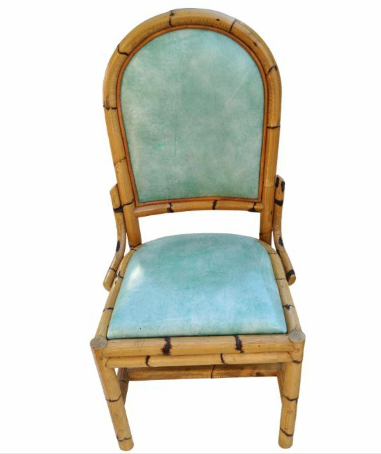 Américain Paire de chaises d'appoint en rotin des années 1970, aspect bambou Décoration côtière en vente