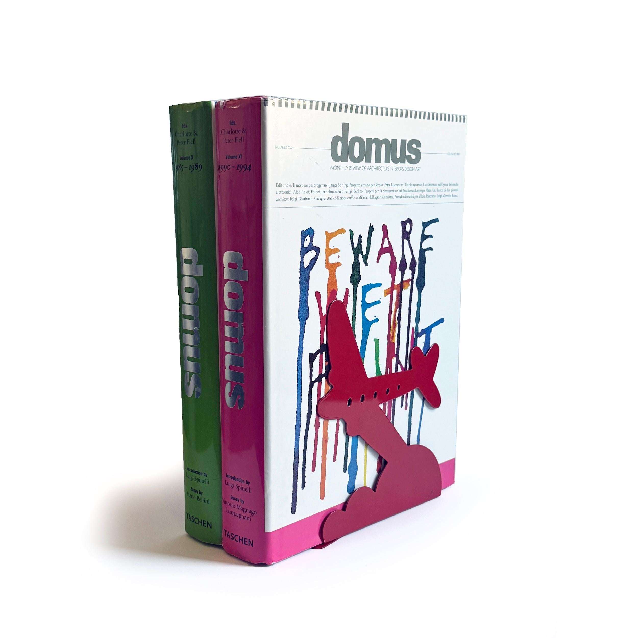 Pair of 1970s Red Airplane Bookends by Randall Schwartz for Moxie Bon état - En vente à Brooklyn, NY