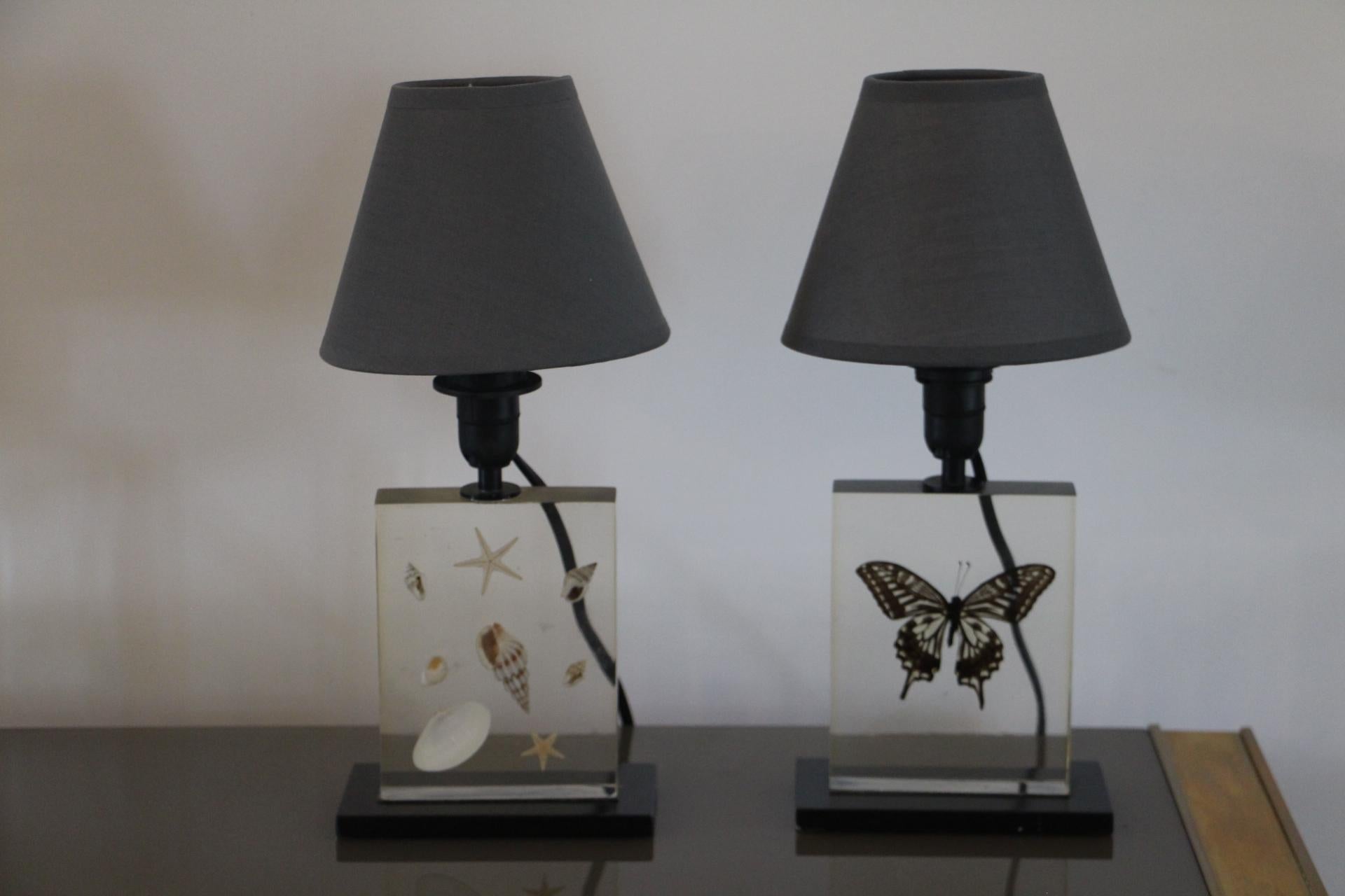 Pair of 1970's Resin Table Lamps with Inclusions In Good Condition For Sale In Saint-Ouen, FR