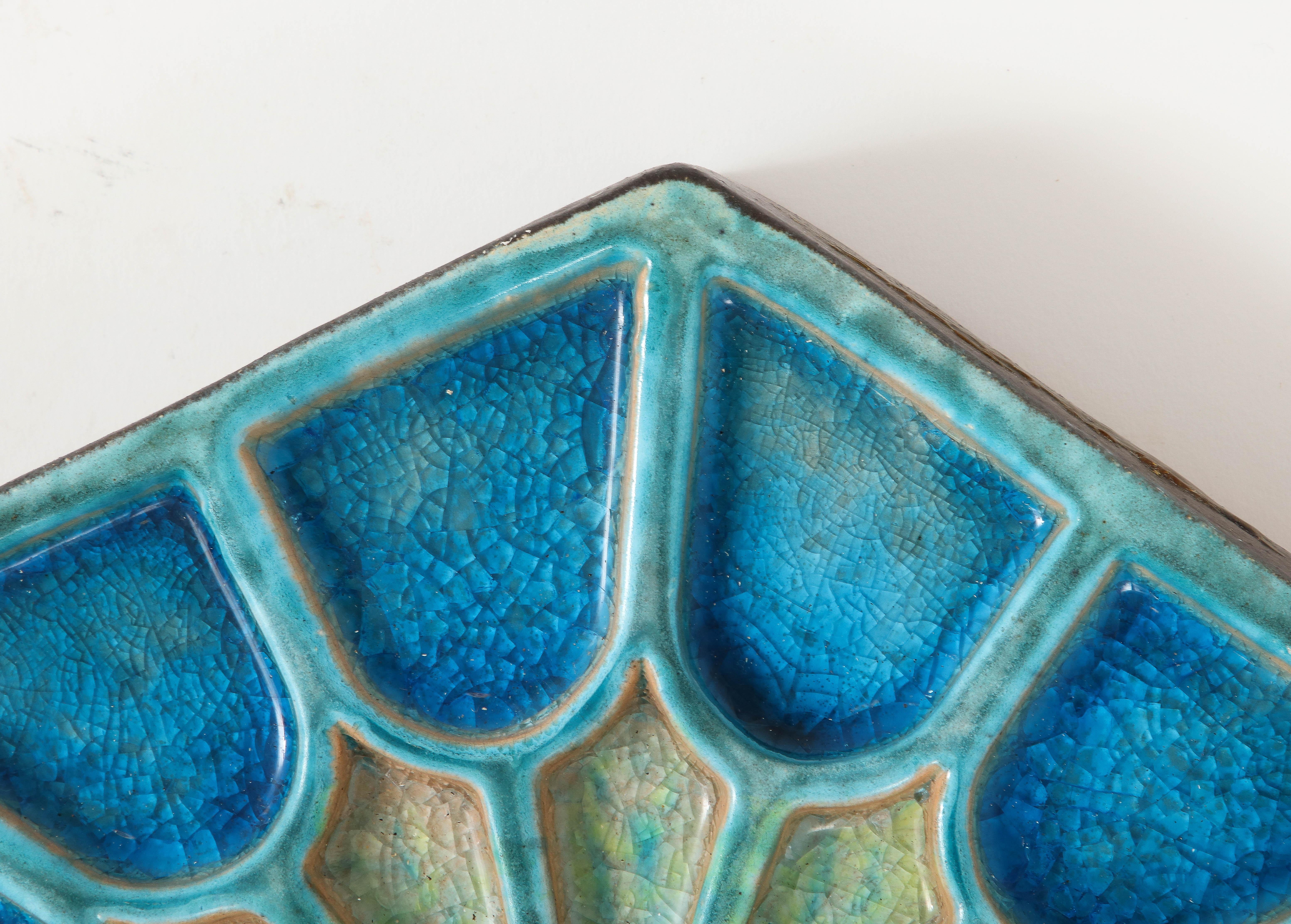 Pareja de apliques escandinavos de cerámica azul hexagonal de los años 70 en venta 6