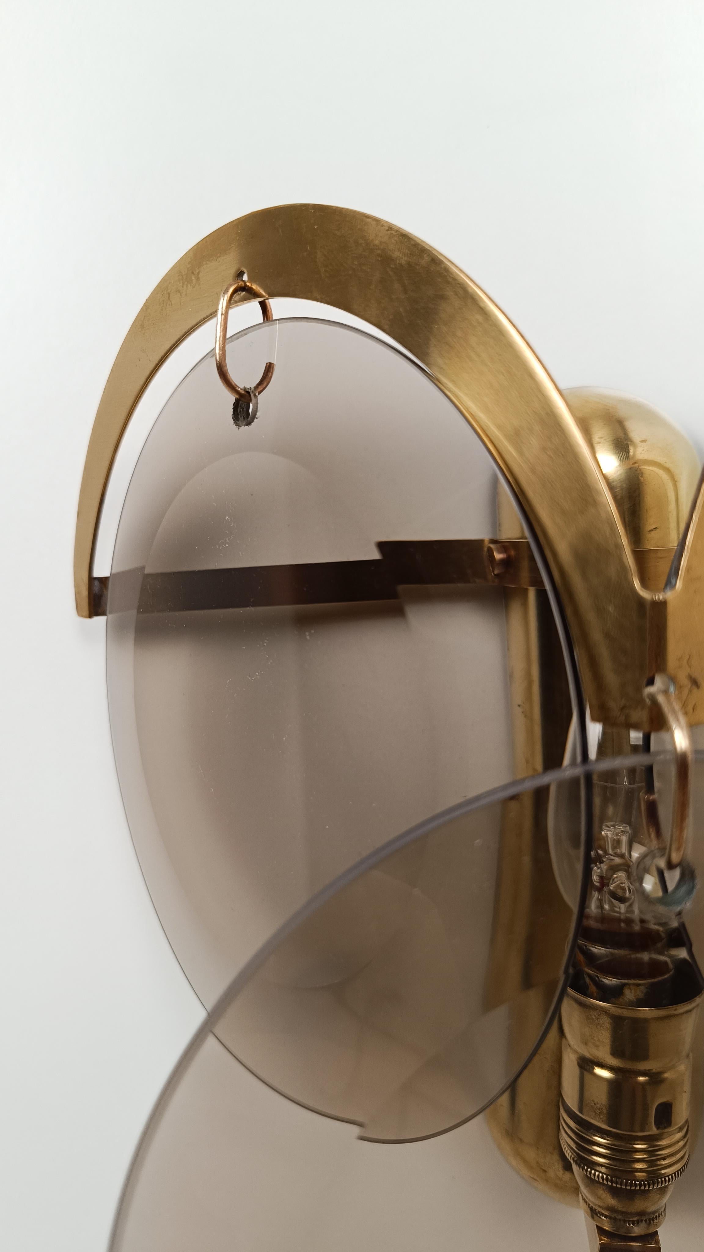 Pair of 1970s Sciolari Sconces in Brass and Smoked Bevelled Glass Discs, Italy For Sale 5