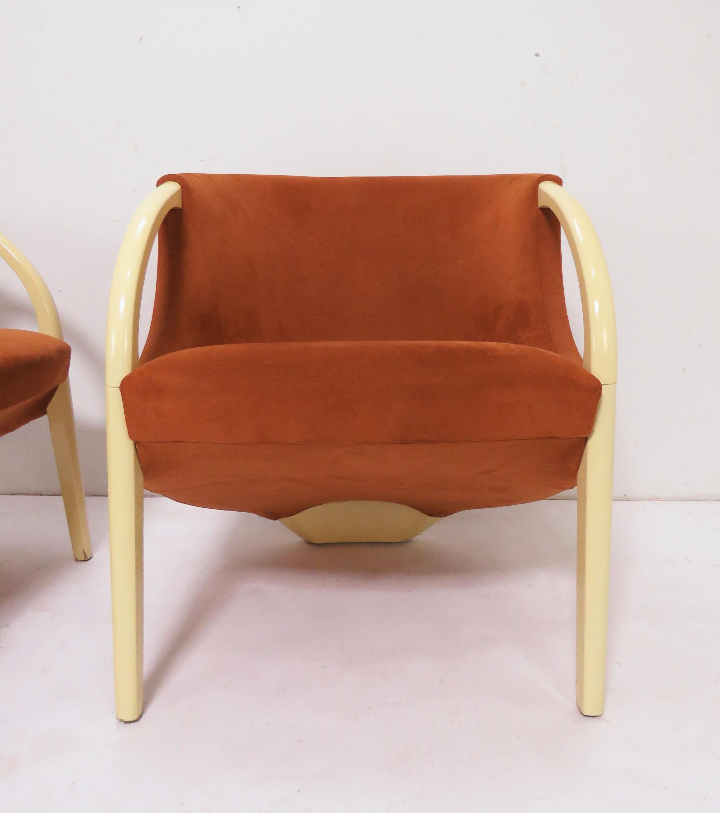 Lacquered Pair of 1970s Sculptural Three Legged Lounge Chairs