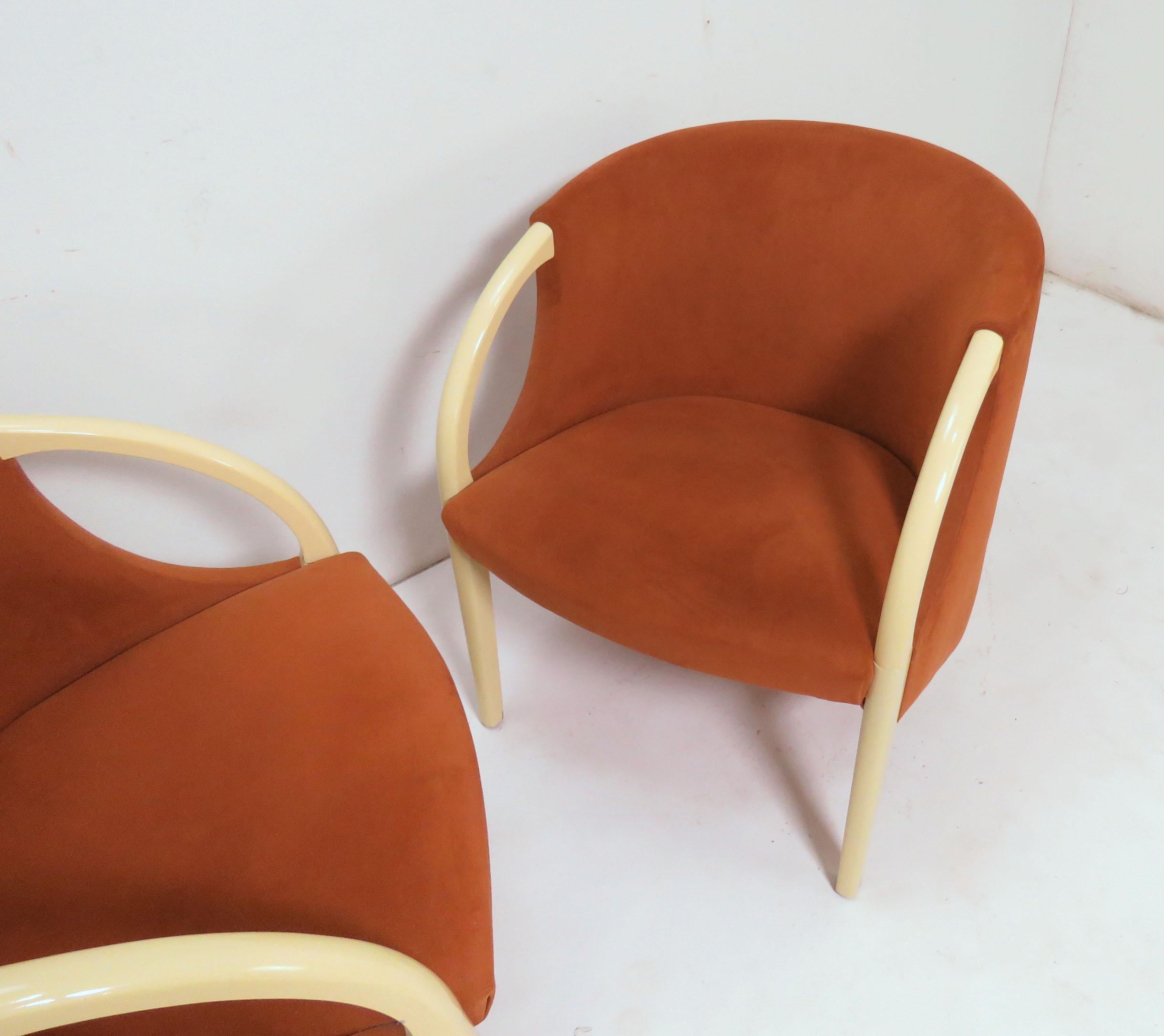 Pair of 1970s Sculptural Three Legged Lounge Chairs 1