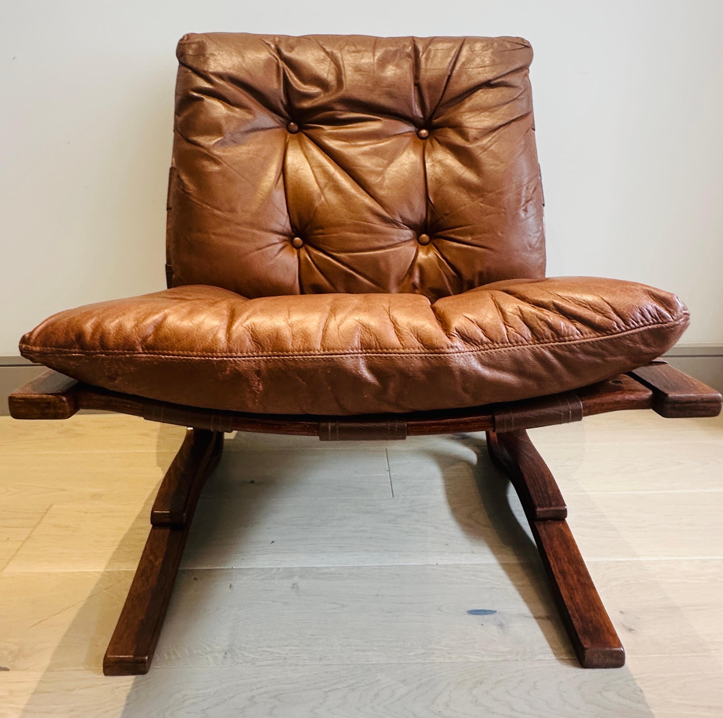 Paire de chaises longues en hêtre courbé 